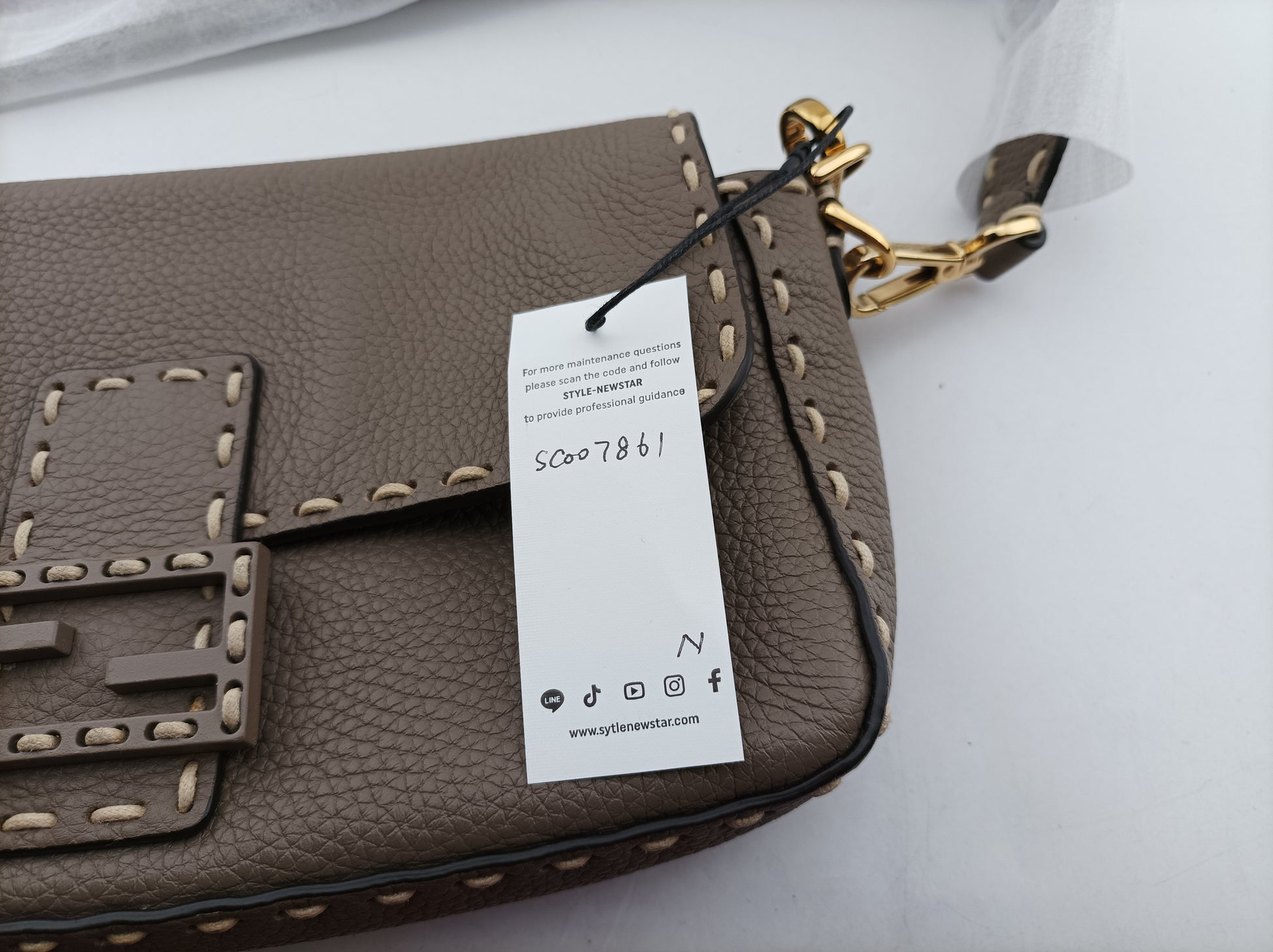 フェンディ Fendi ショルダーバッグ レディース バゲット グレー レザー 8BR600-AH95.219.3118