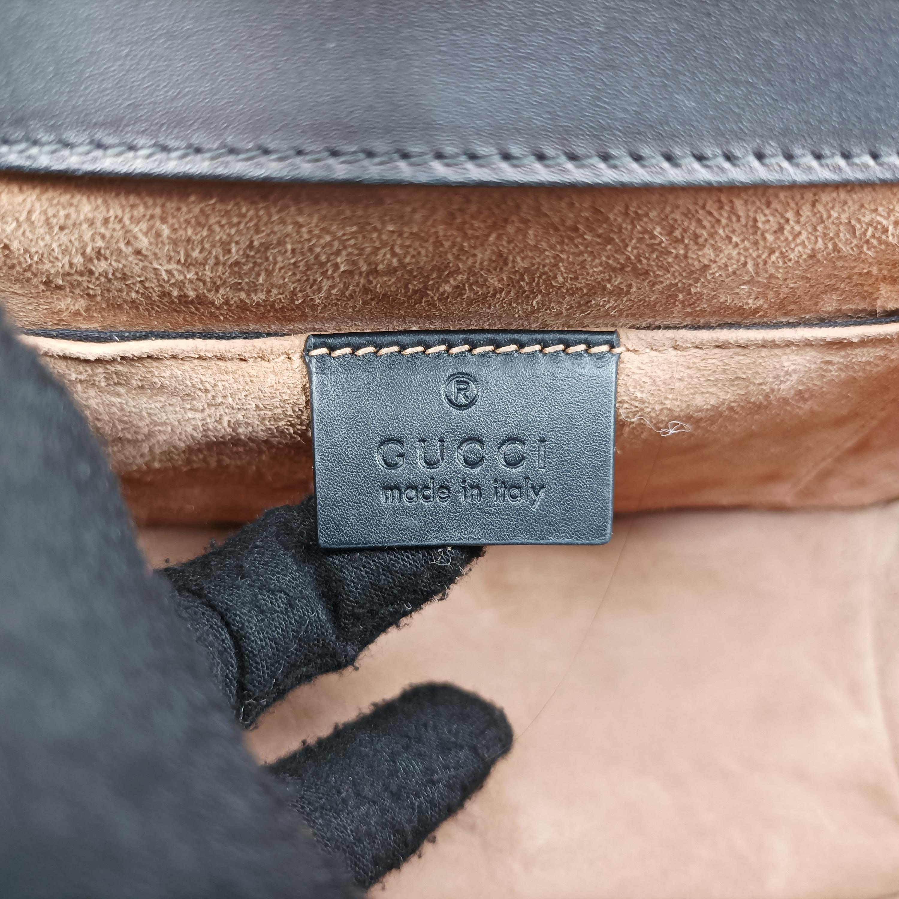 グッチ Gucci ショルダーバッグ レディース シルヴィ ブラック レザー 470270 B022670939