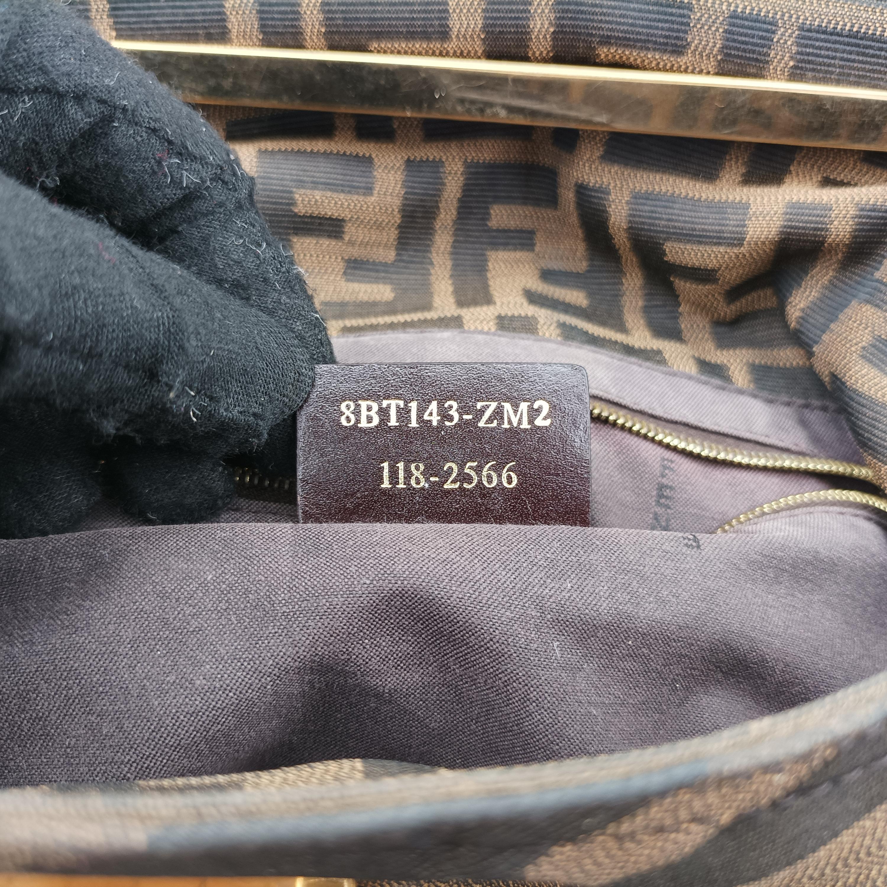 フェンディ Fendi ショルダーバッグ レディース ズッカ　マキシバゲット ブラウン キャンバス 8BT143-ZM2 118-2566