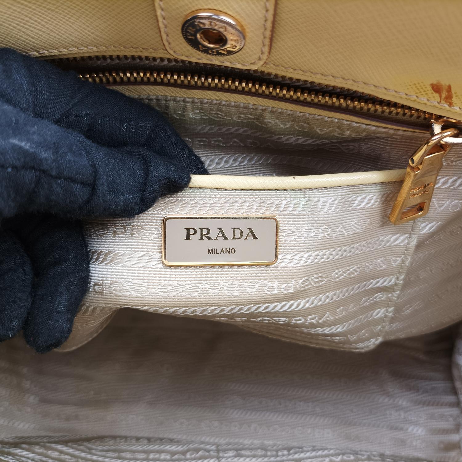 プラダ Prada ショルダーバッグ レディース ラックス　 イエロー サフィアーノレザー 31/H 165