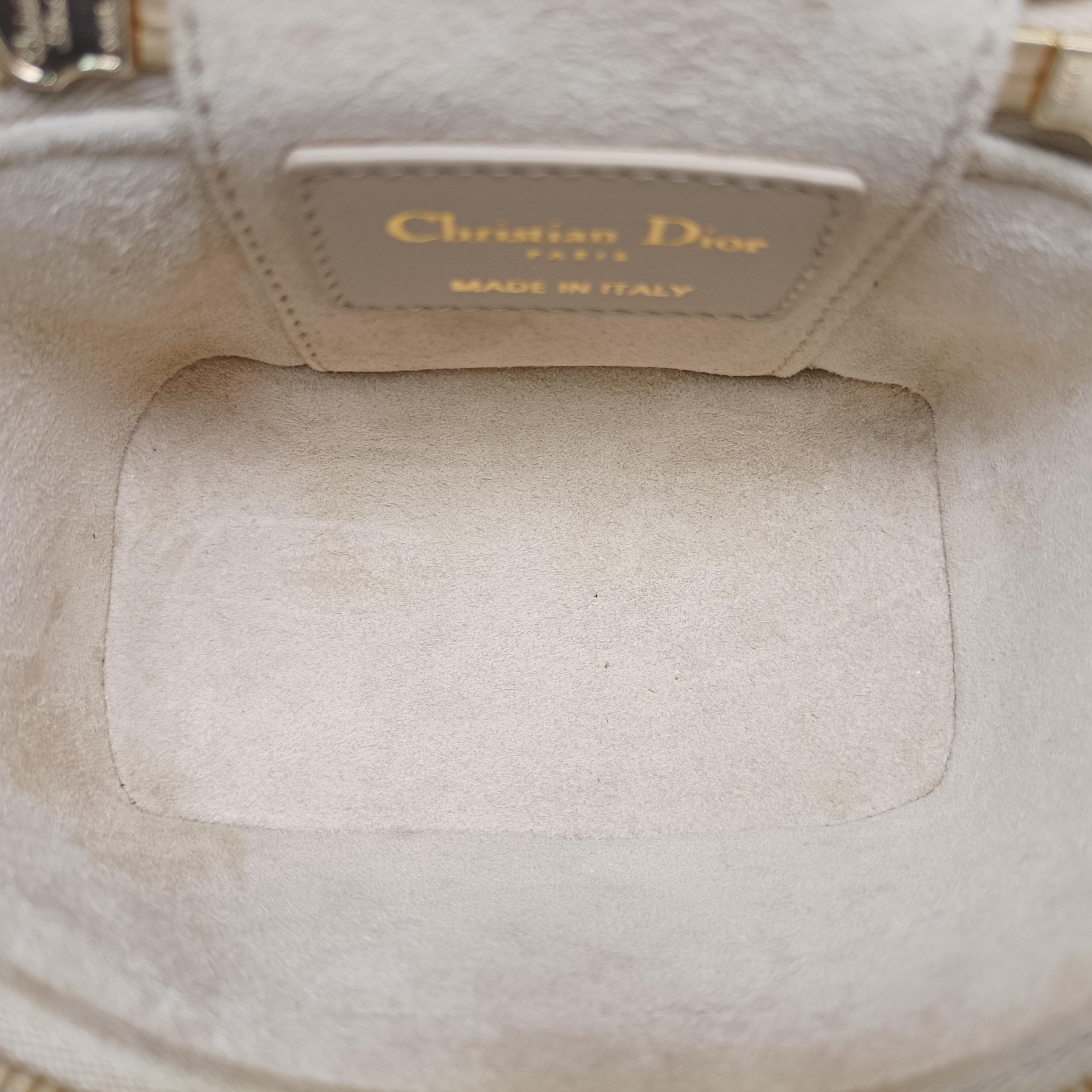 クリスチャンディオール Christian Dior ショルダーバッグ レディース マイクロ レディ ディオール バニティ ケース カナージュ ベージュ ラムスキン 40-MA-0211