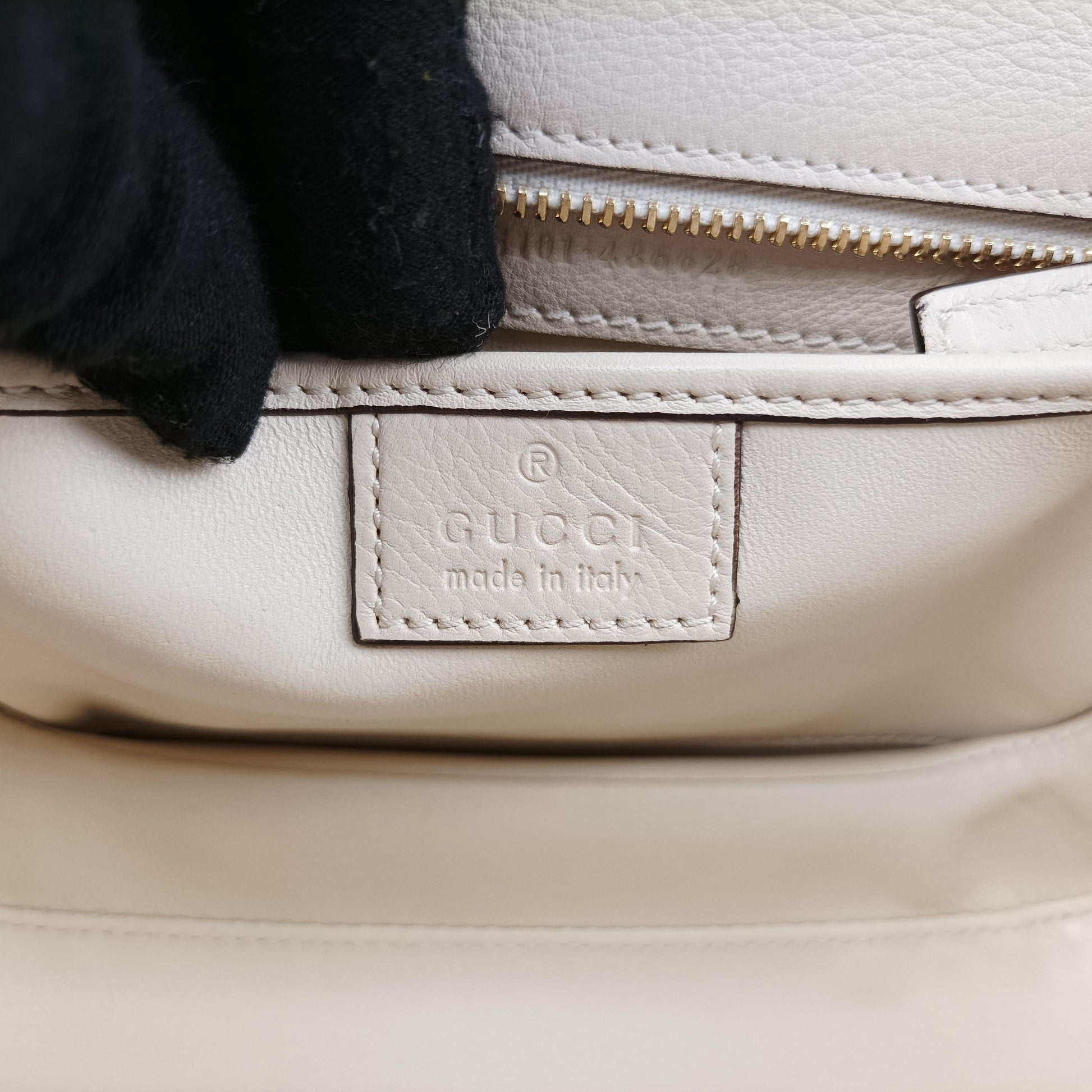 グッチ Gucci ショルダーバッグ レディース ブロンディ ホワイト レザー 735101.486628