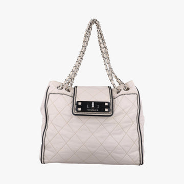 シャネル Chanel ショルダーバッグ レディース East West　2.55 ホワイト ラムスキン A37696 12141162