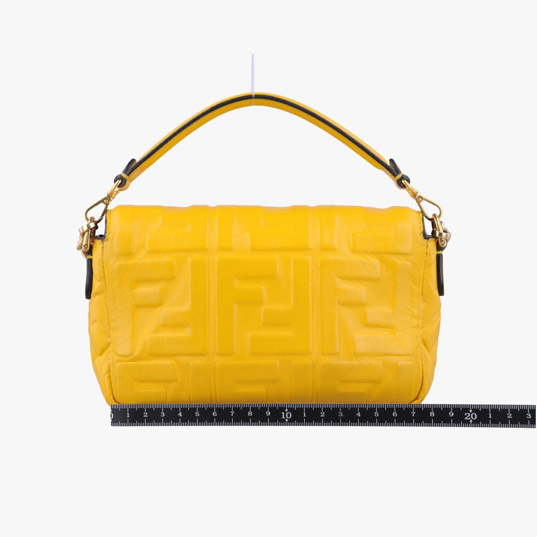 フェンディ Fendi ショルダーバッグ レディース マンマバケット イエロー レザー 8BS017.A72V.218.8321