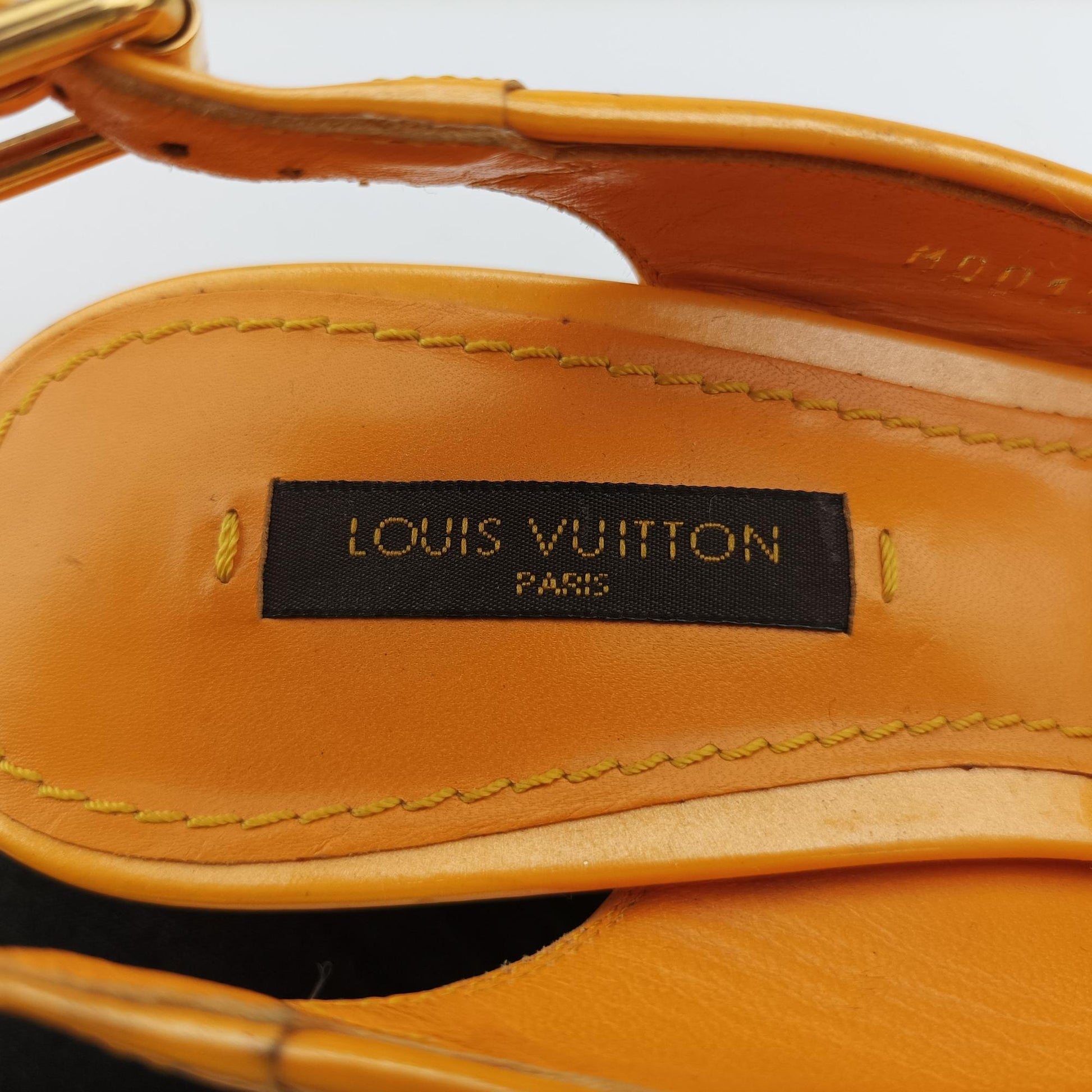 ルイヴィトン Louis Vuitton サンダル レディース エンボス ウェッジヒール イエロー ヴェルニ MA0122