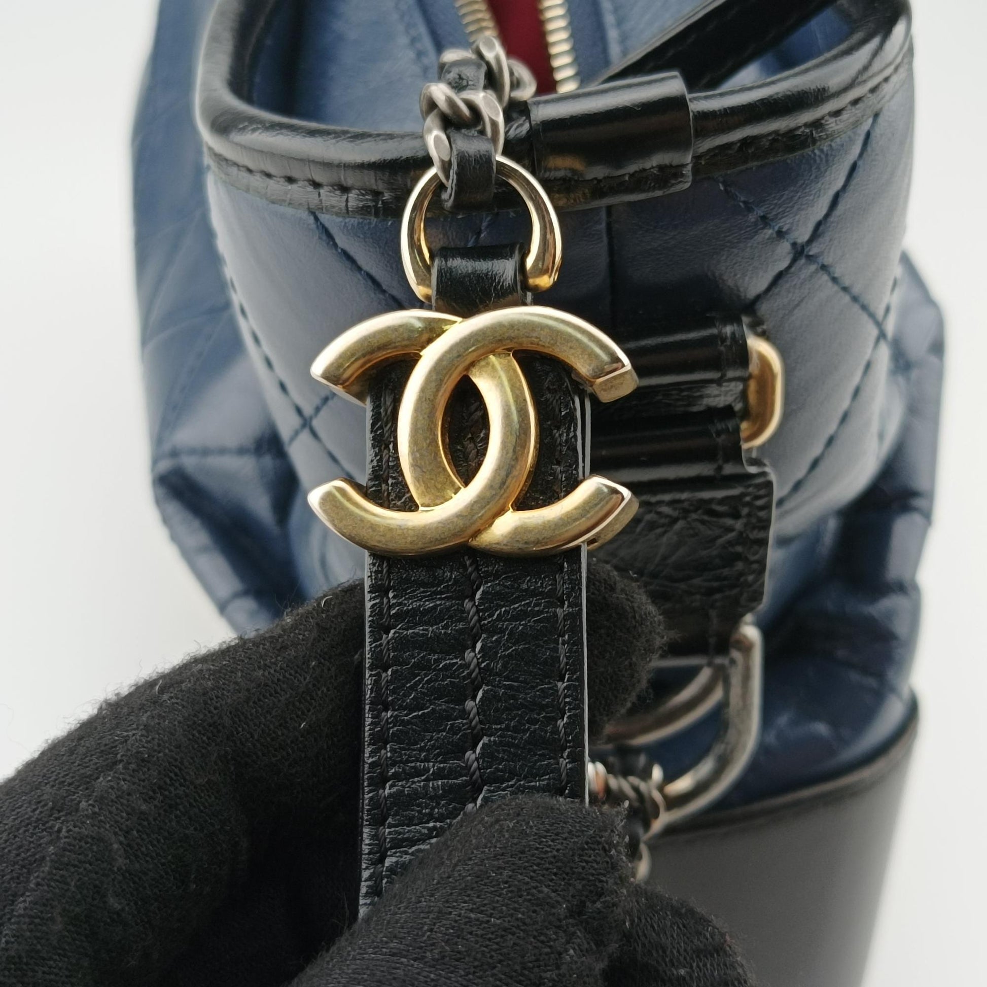 シャネル Chanel ショルダーバッグ レディース ガブリエルドゥシャネルホーボー ネイビー×ブラック レザー×ラムスキン A93824 25719877