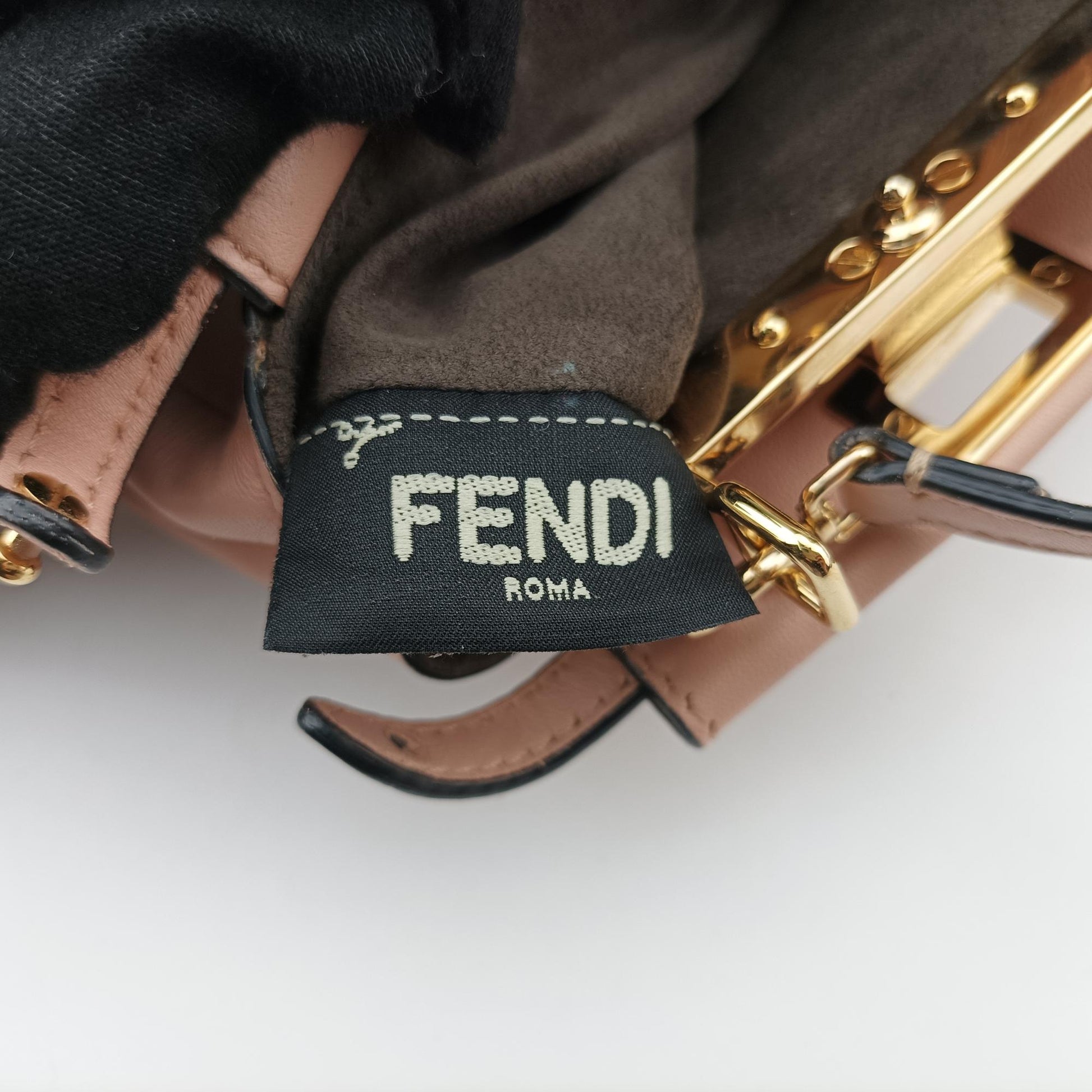 フェンディ Fendi ショルダーバッグ レディース マイクロピーカブー ピンク レザー 8M0355-K47-159-9290