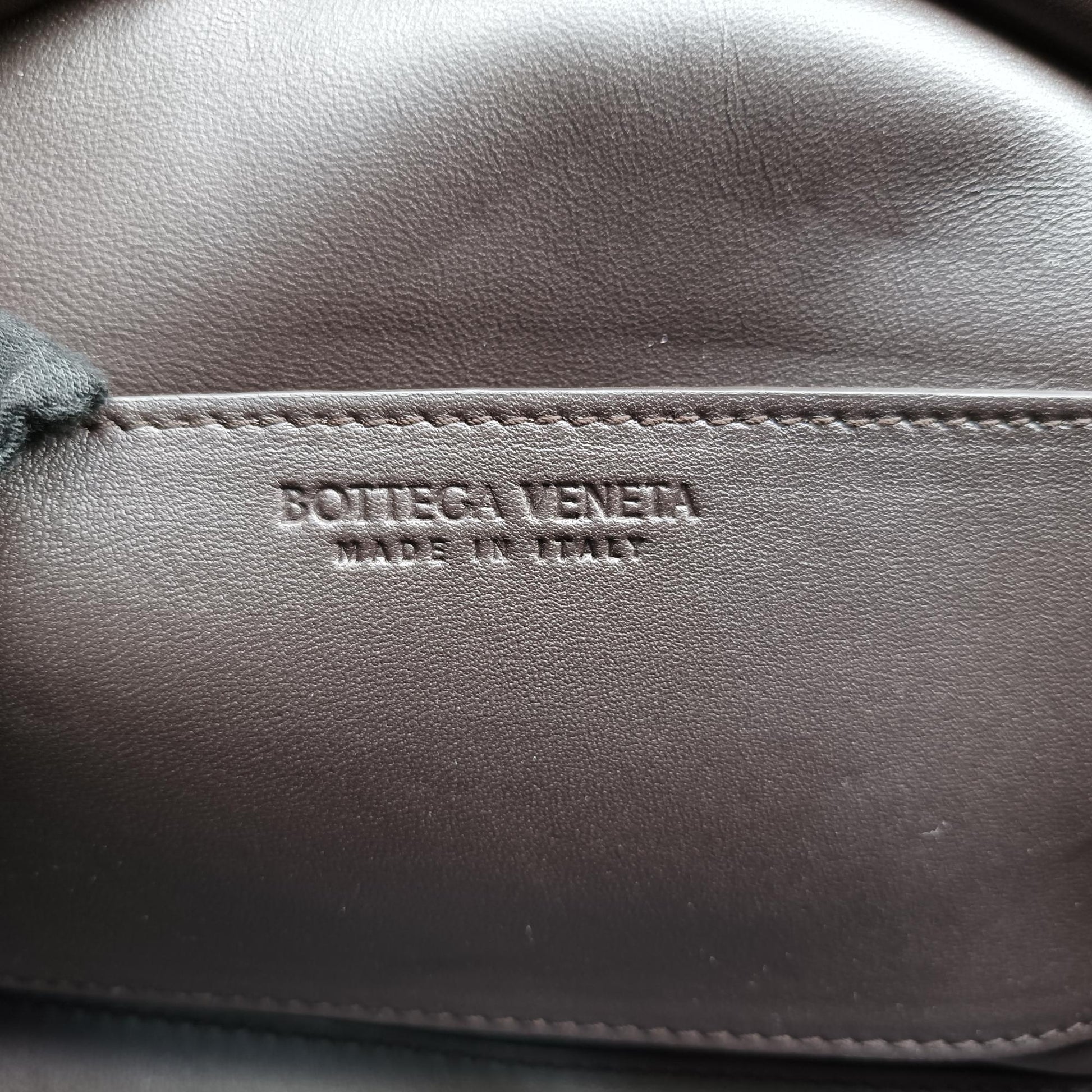 ボッテガヴェネタ Bottega Veneta ショルダーバッグ レディース 三角フレーム　ムートンチップクラッチフォンダン ブラック ベロア ICチップ