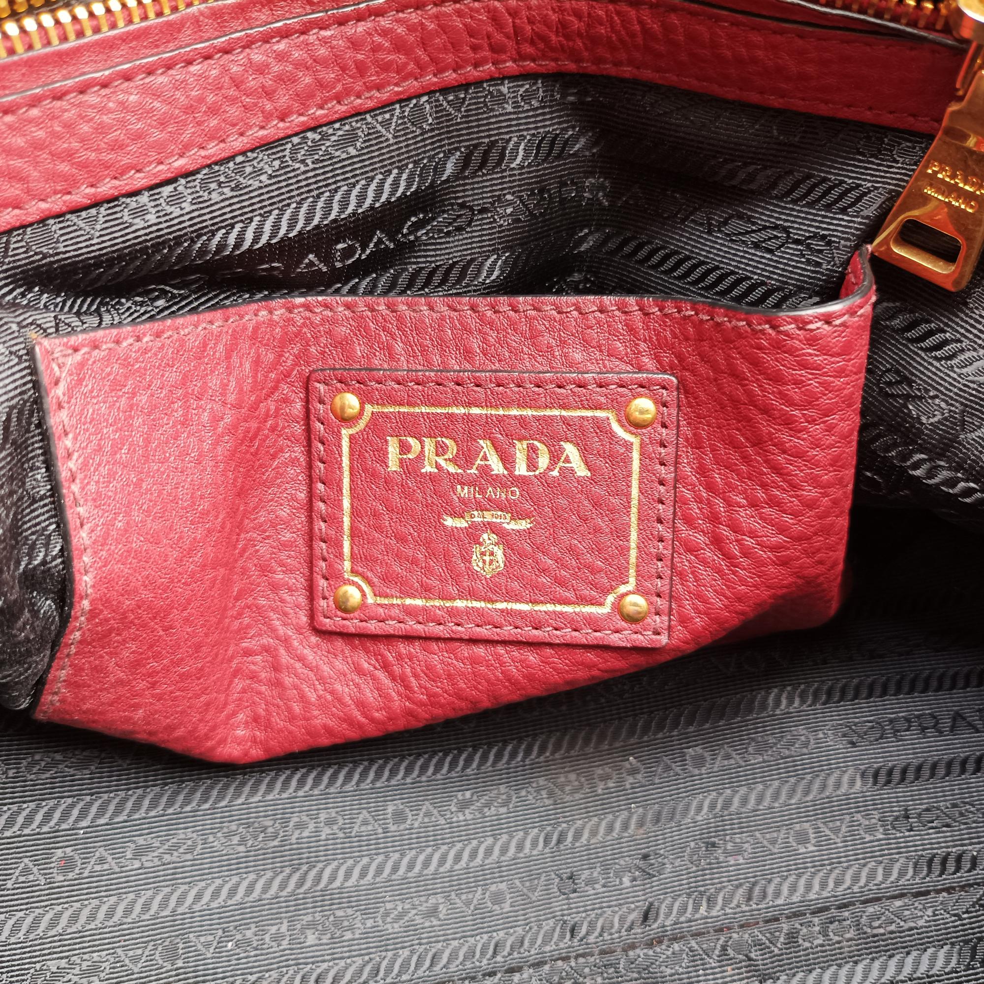 プラダ Prada ショルダーバッグ レディース ヴィッテロ ダイノ キュイール ダブル サッチェル ワインレッド レザー BN2693 58/M 173