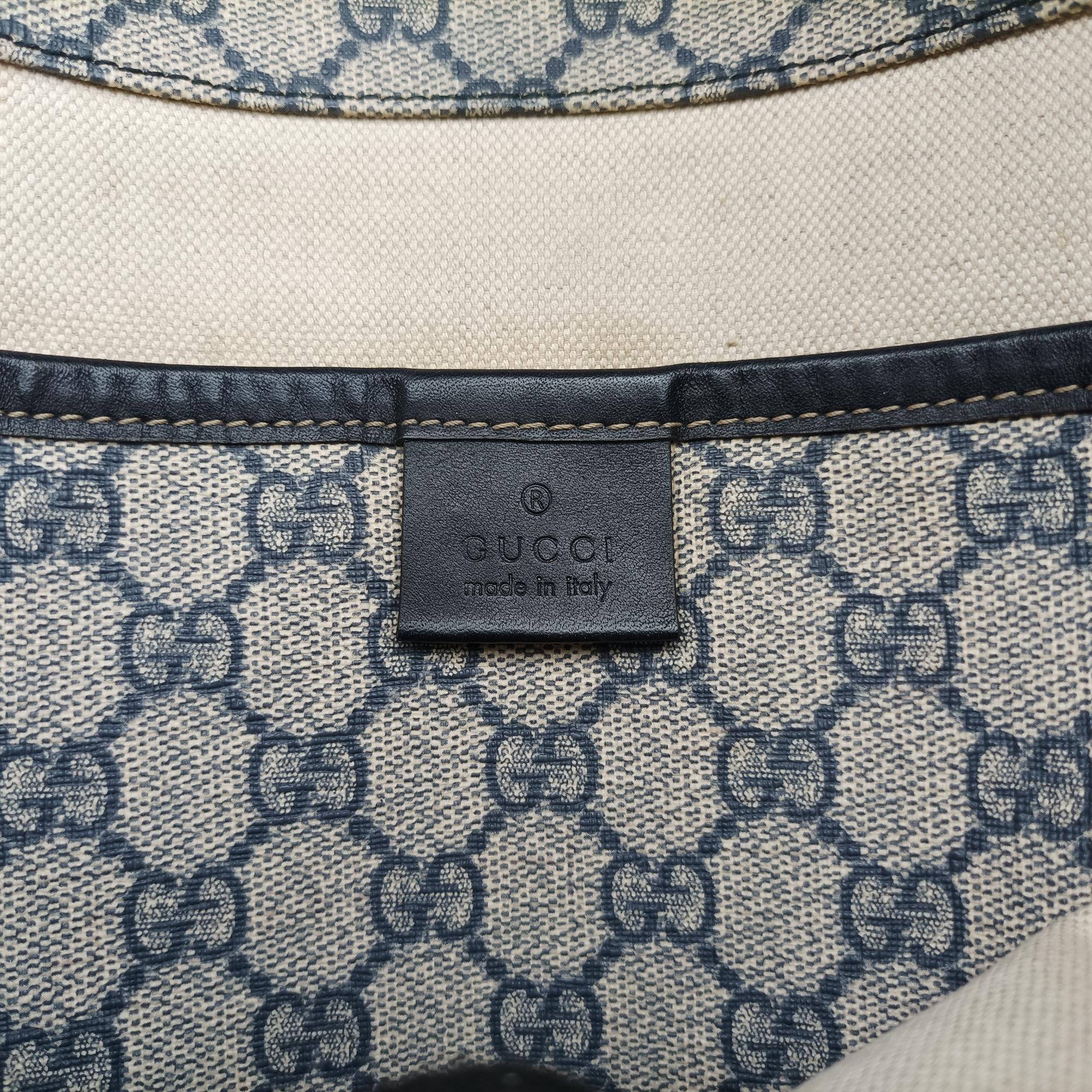 グッチ Gucci ショルダーバッグ レディース GGスプリーム メッセンジャーバッグ グレー PVCコーティングキャンバス 246411 G010464271