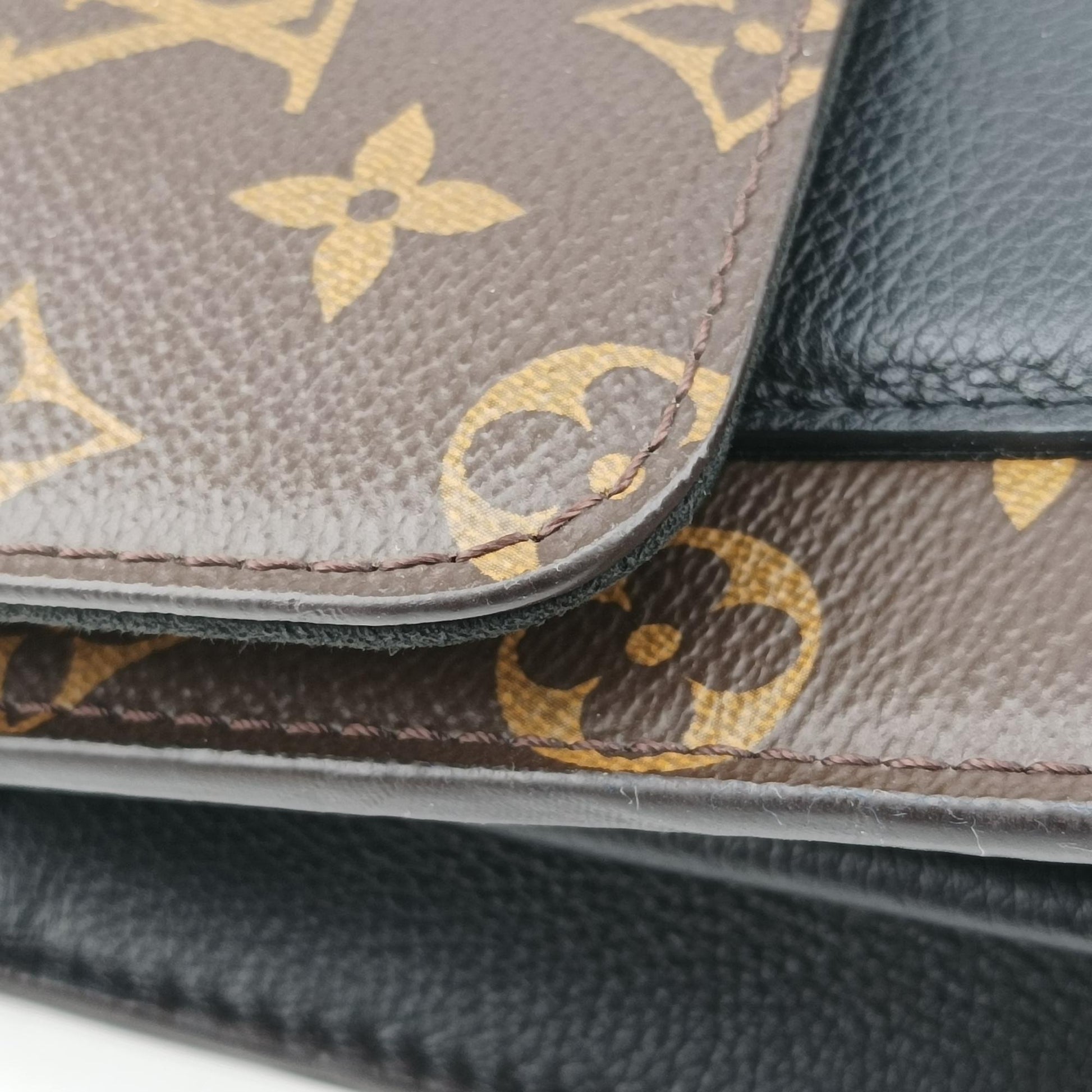 ルイヴィトン Louis Vuitton ショルダーバッグ レディース ヴィクトワール モノグラム/ブラウン系×ブラック モノグラムキャンバス×カーフレザー M41730 CA0177