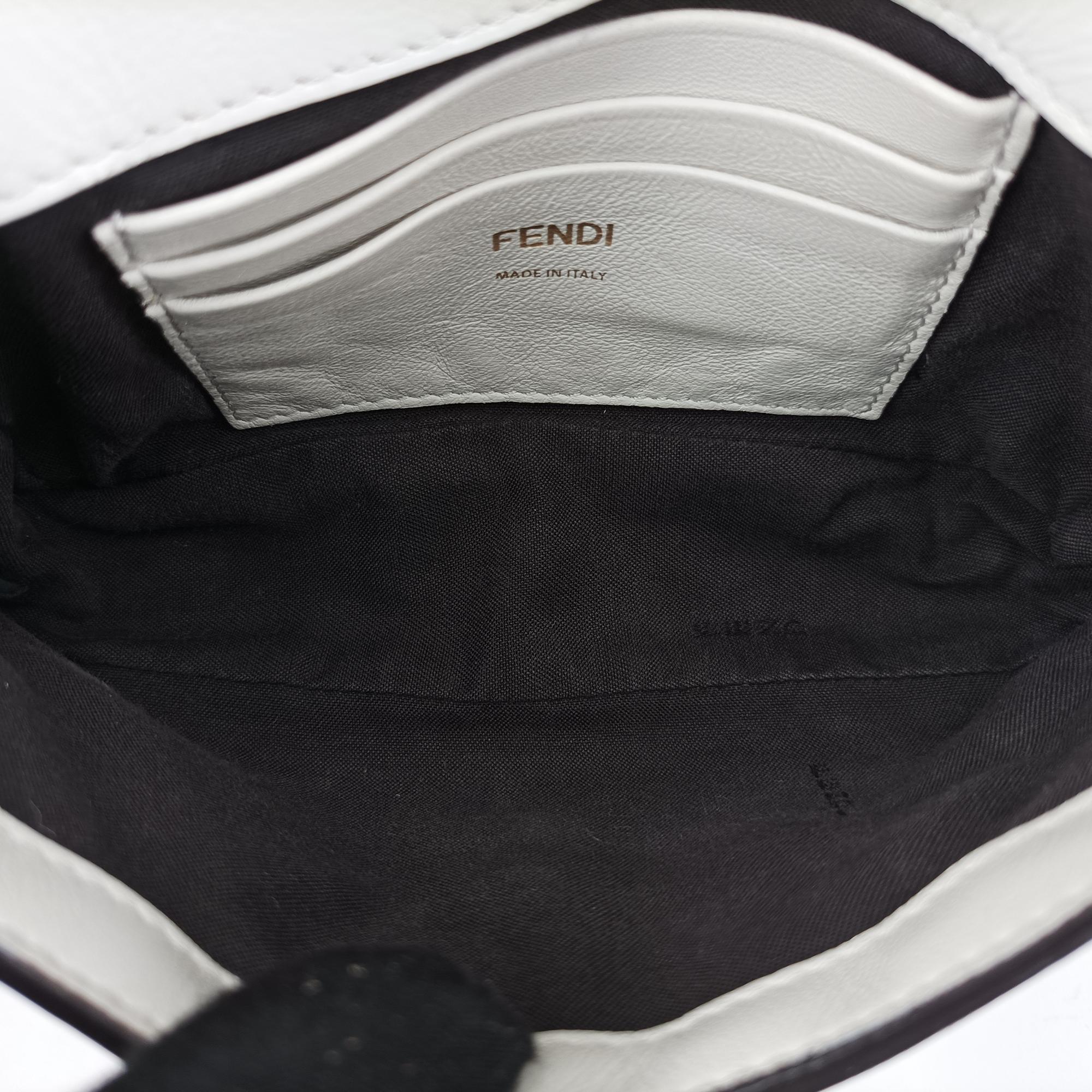 フェンディ Fendi ショルダーバッグ レディース バゲット ホワイト レザー 8BS017-A72V-219-824