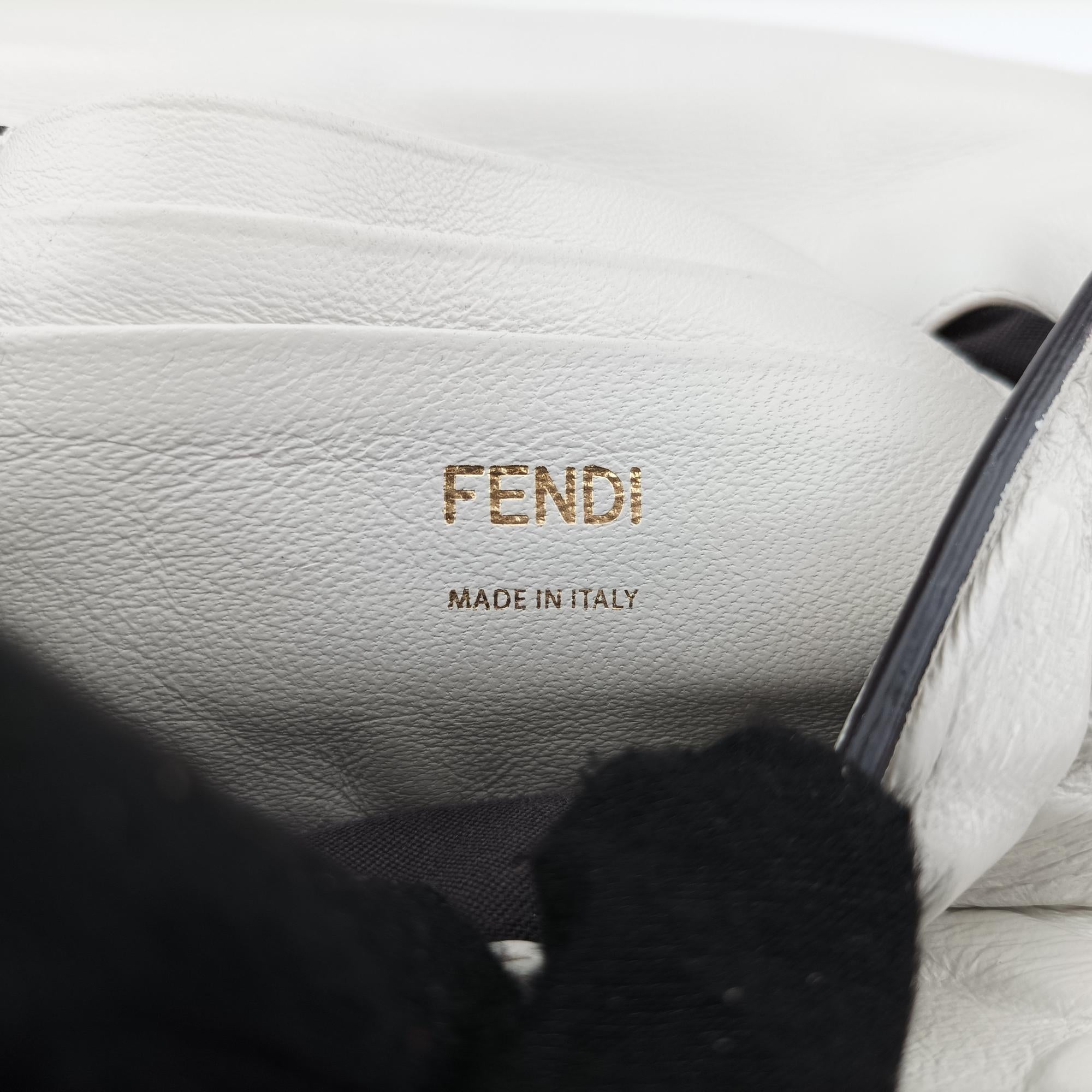 フェンディ Fendi ショルダーバッグ レディース バゲット ホワイト レザー 8BS017-A72V-219-824