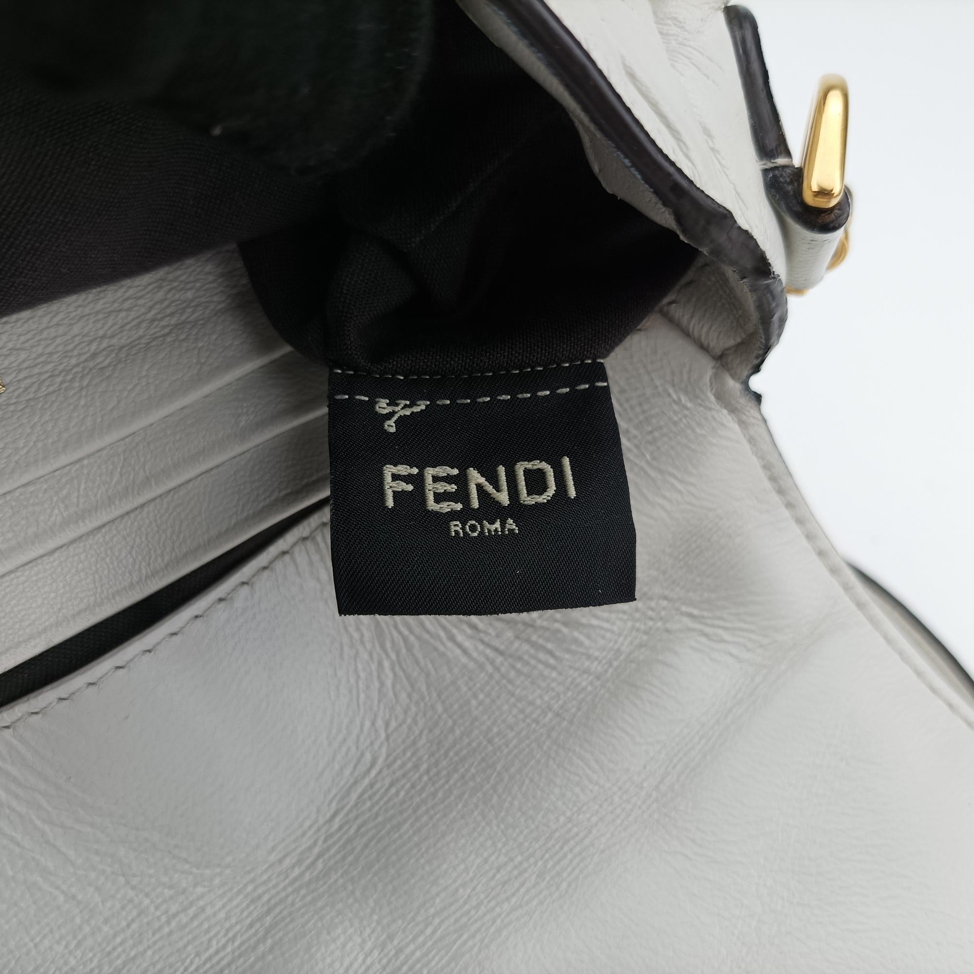 フェンディ Fendi ショルダーバッグ レディース バゲット ホワイト レザー 8BS017-A72V-219-824