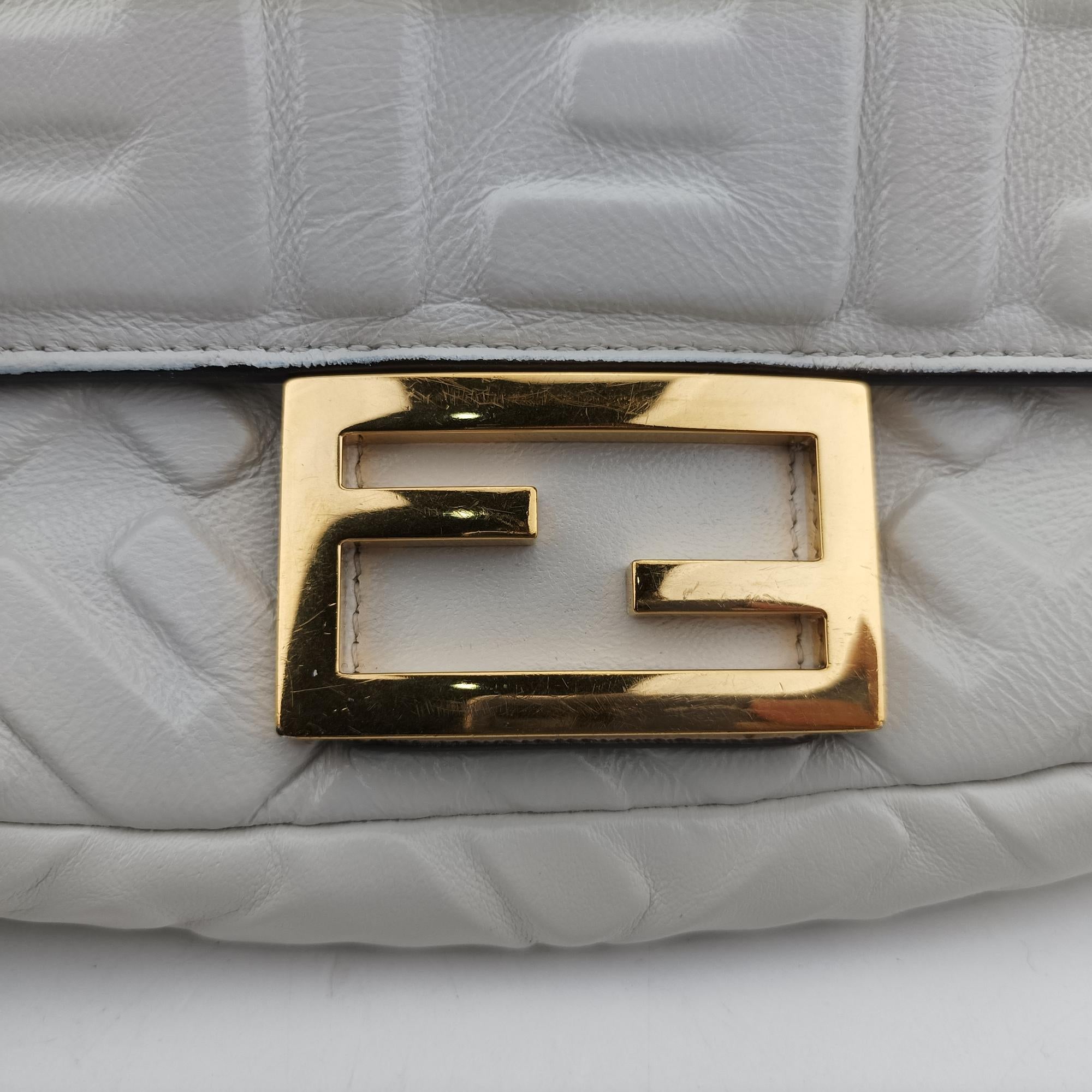 フェンディ Fendi ショルダーバッグ レディース バゲット ホワイト レザー 8BS017-A72V-219-824