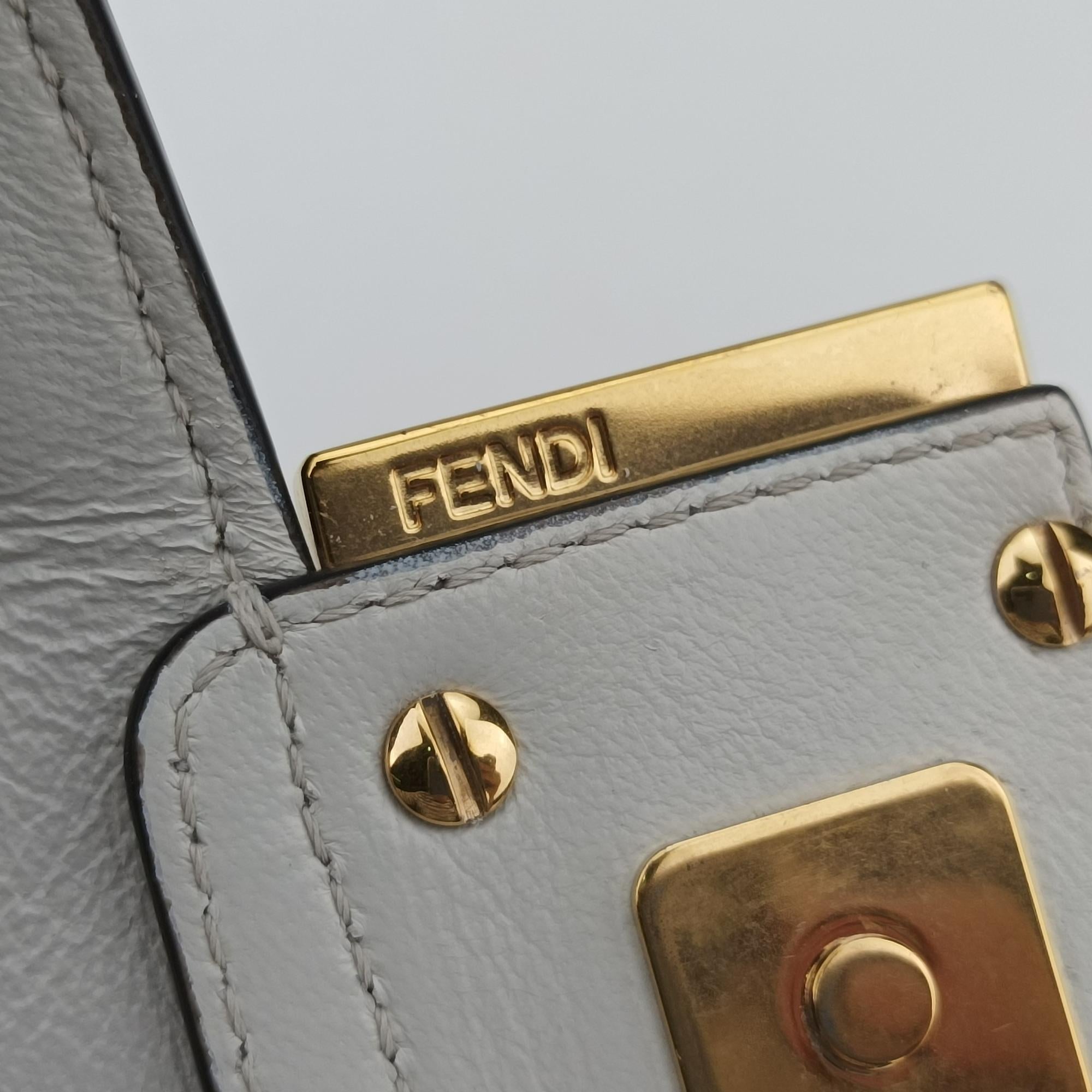 フェンディ Fendi ショルダーバッグ レディース バゲット ホワイト レザー 8BS017-A72V-219-824