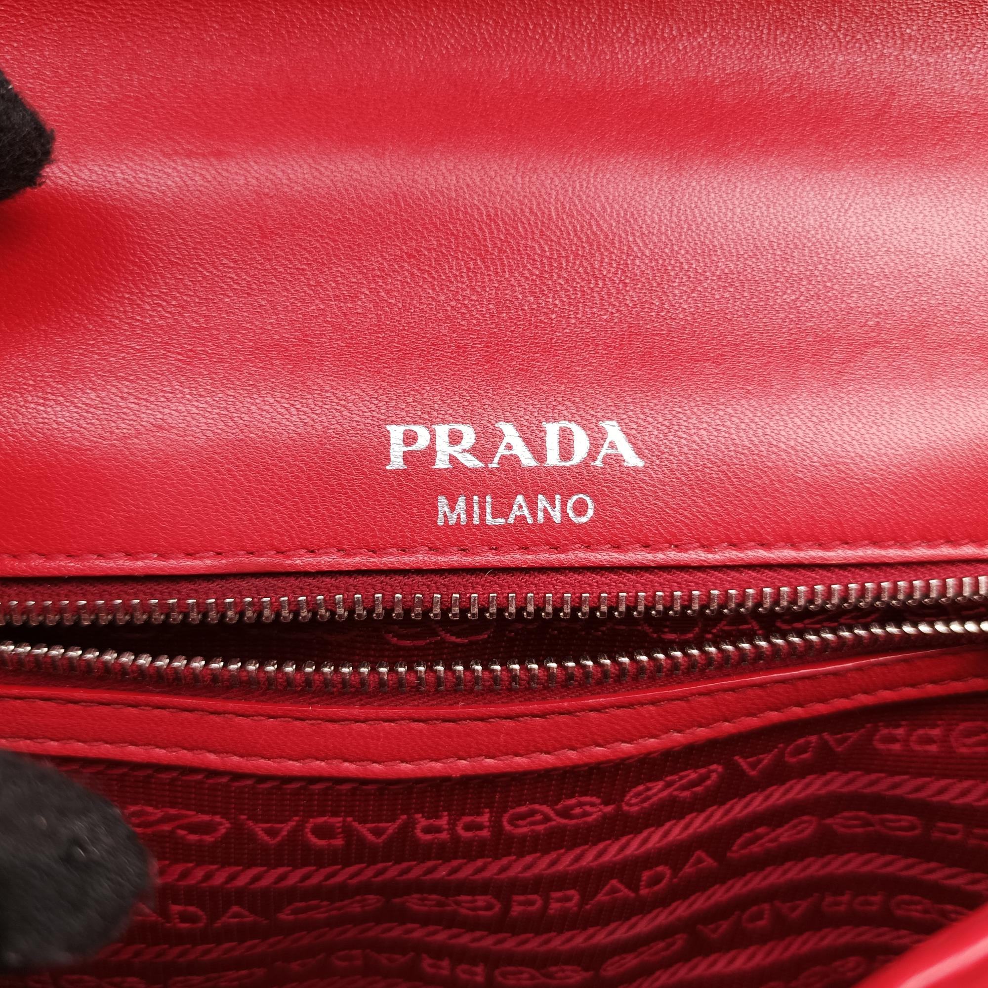 プラダ Prada ショルダーバッグ レディース ナッパ ゴーフル レッド ラムスキン 1BD140 197