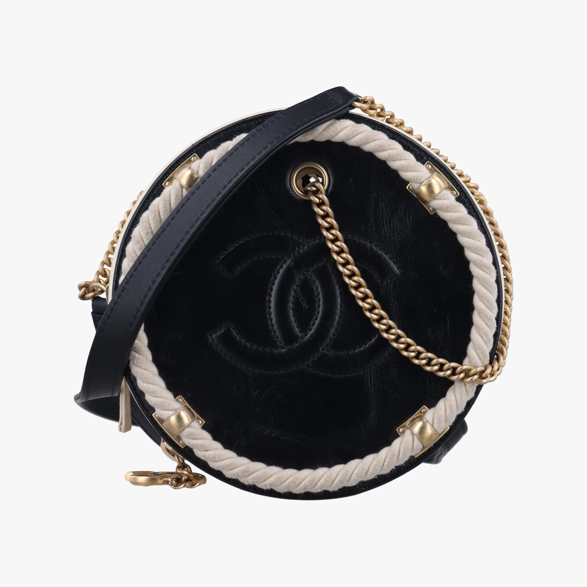 シャネル Chanel ショルダーバッグ レディース スモール アン ヴォーグ ラウンド ブラック×ホワイト レザー AS0075 27142477