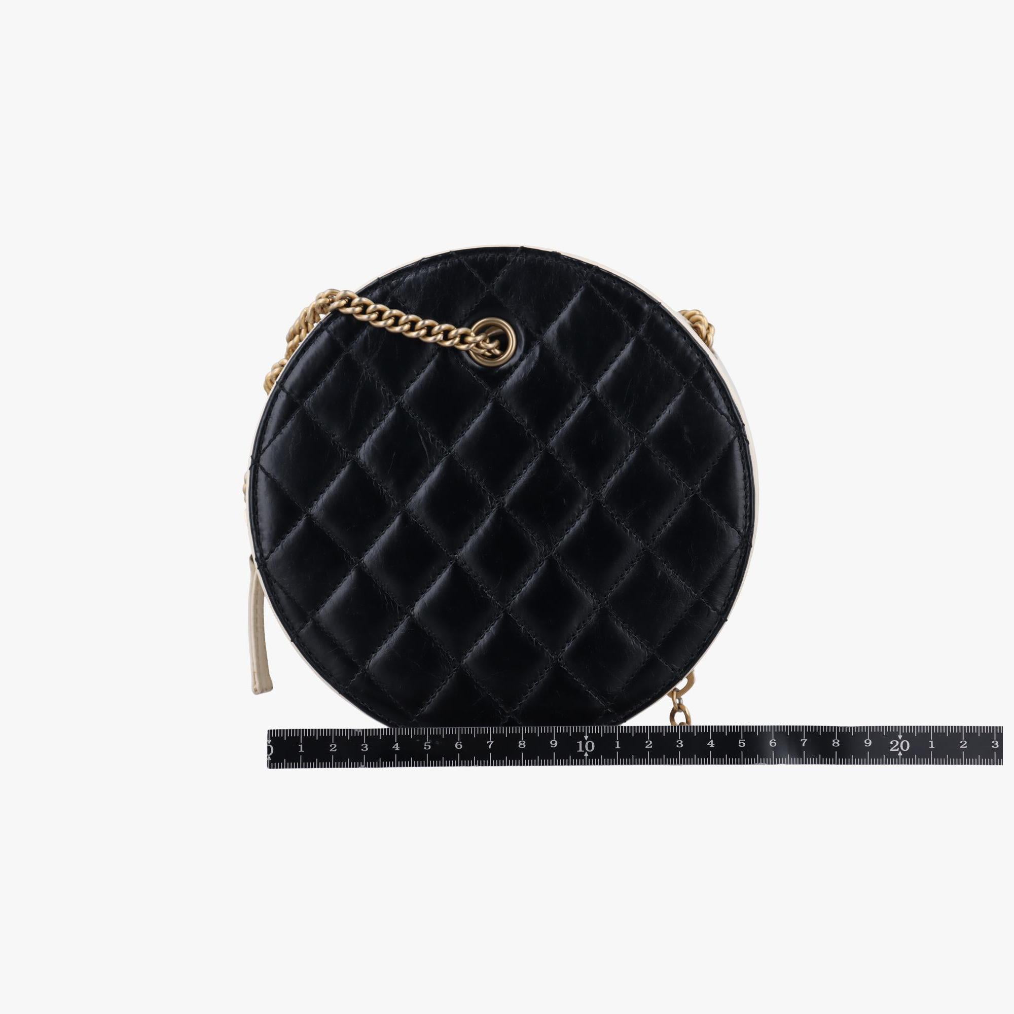 シャネル Chanel ショルダーバッグ レディース スモール アン ヴォーグ ラウンド ブラック×ホワイト レザー AS0075 27142477