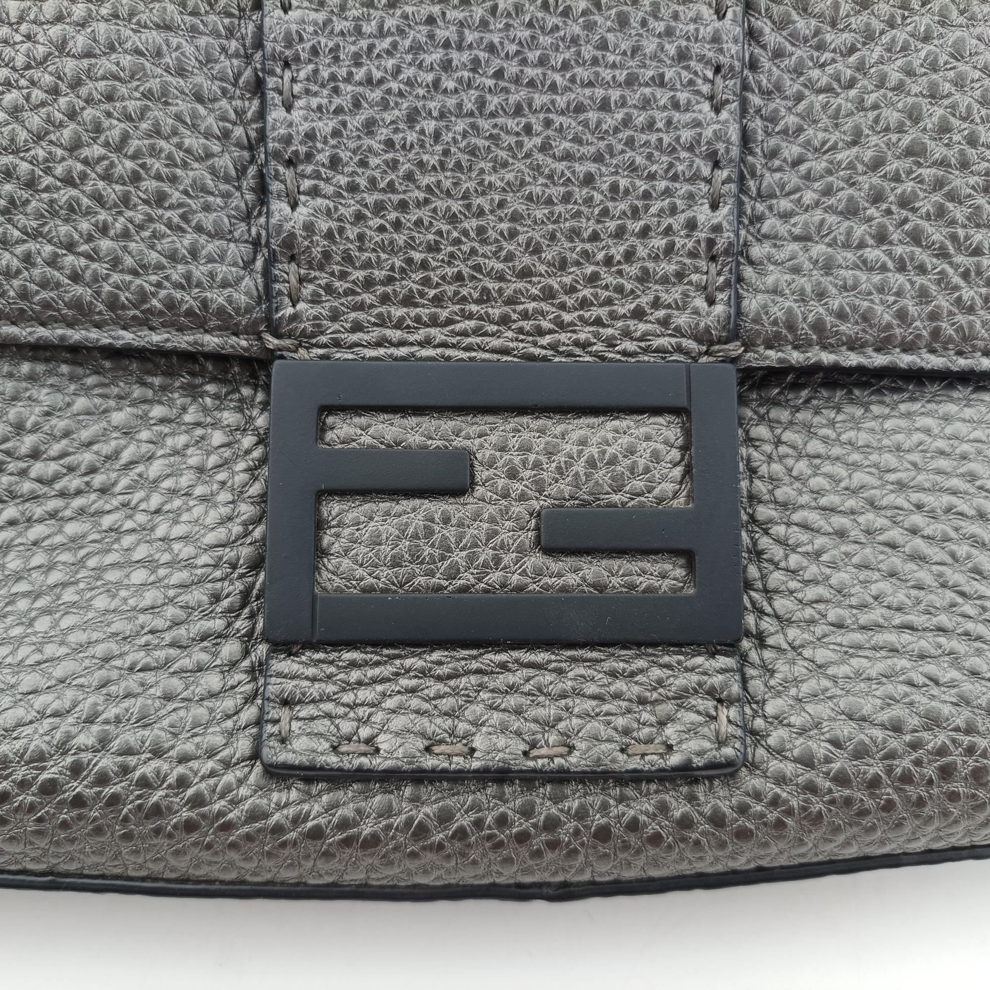 フェンディ Fendi ショルダーバッグ レディース マンマバケット グレー レザー 7VA472-A91Q-199-1042