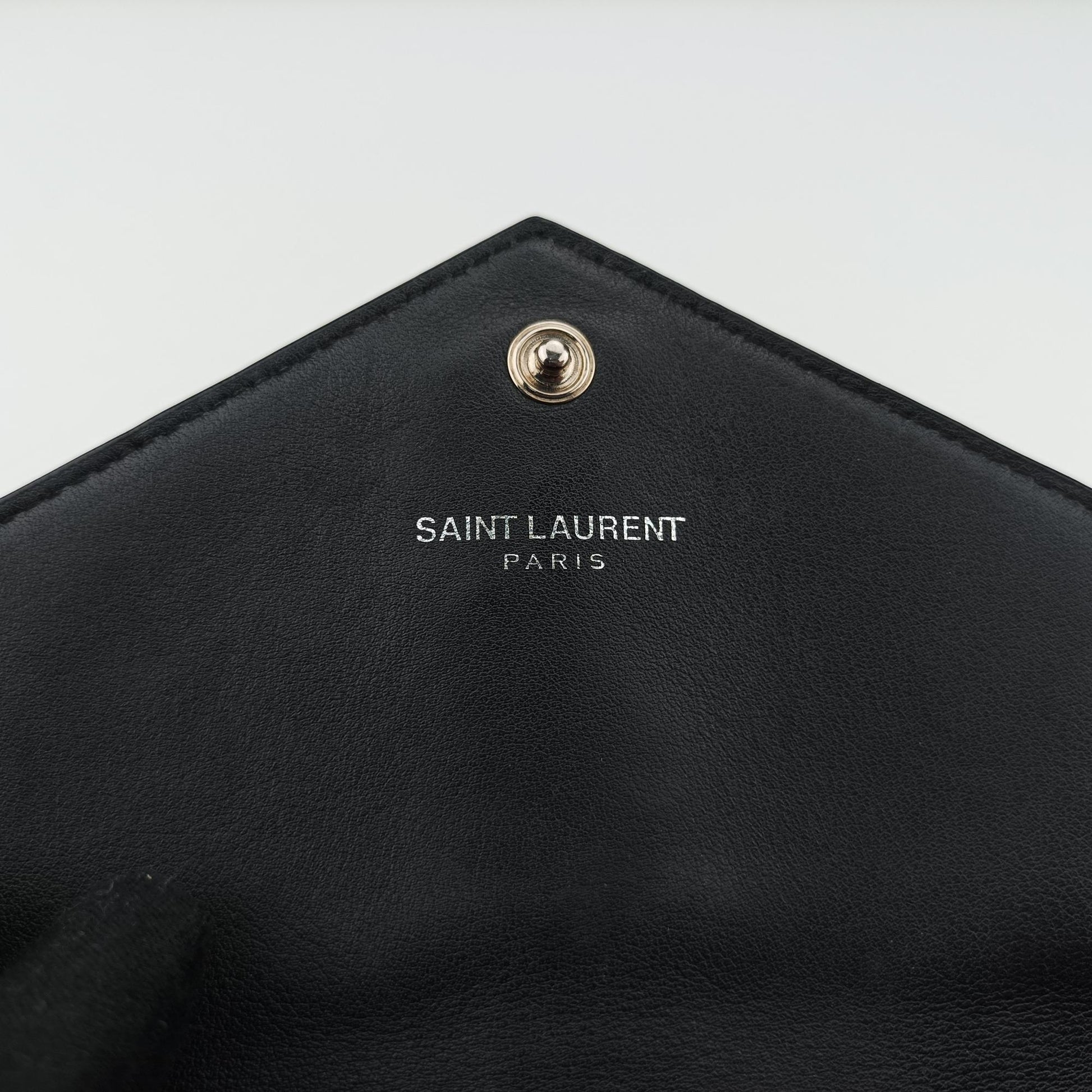 イヴサンローラン Yves saint Laurent ショルダーバッグ レディース トライポケット ブラック レザー GUE425713.0116