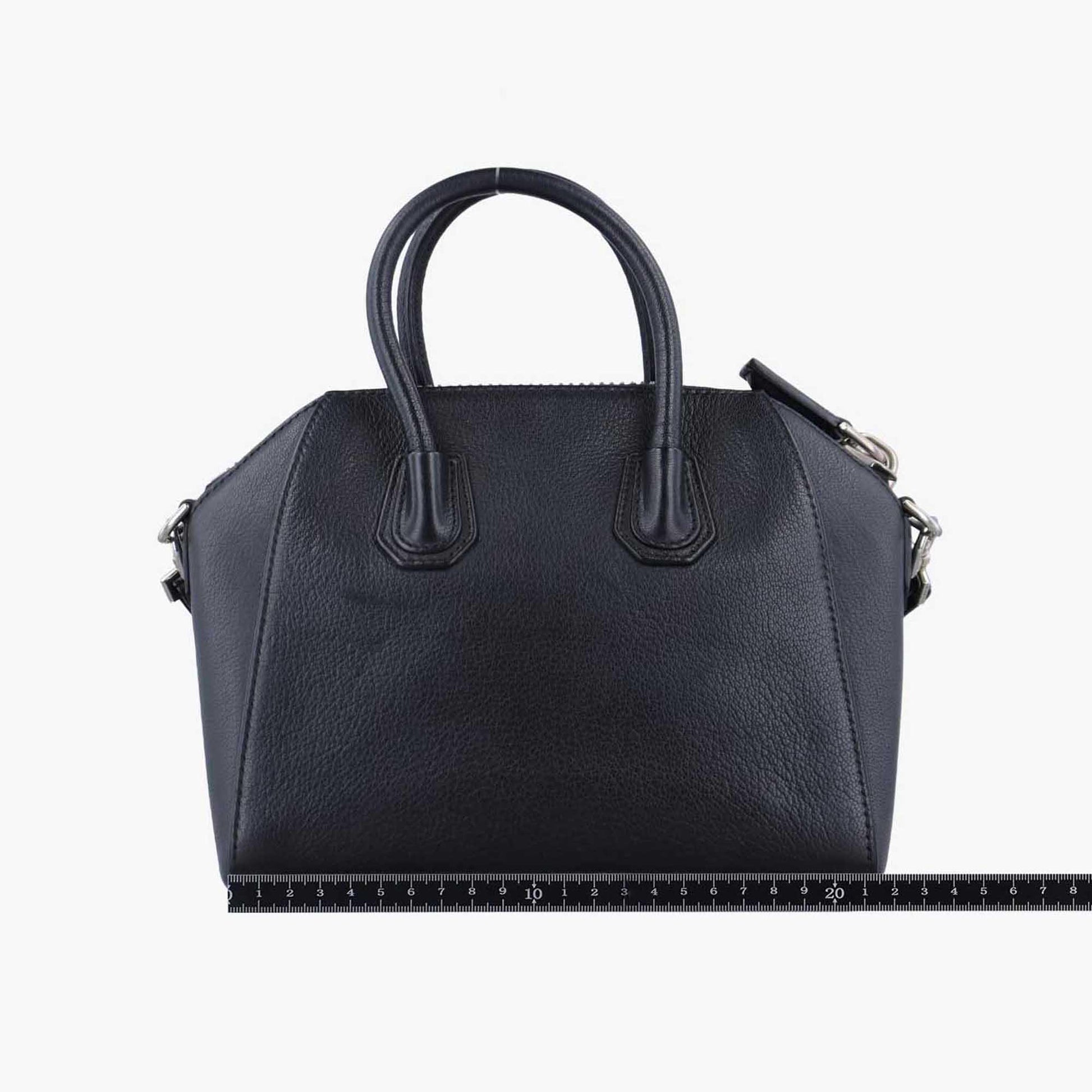 ジバンシー Givenchy ショルダーバッグ レディース アンティゴナ ブラック レザー BB05114014 3C1124