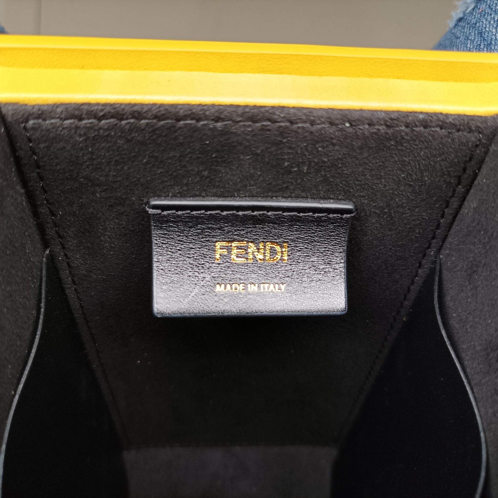 フェンディ Fendi ショルダーバッグ レディース FENDIボックス パッケージング イエロー レザー 7VA519-F1CIA 218-3039