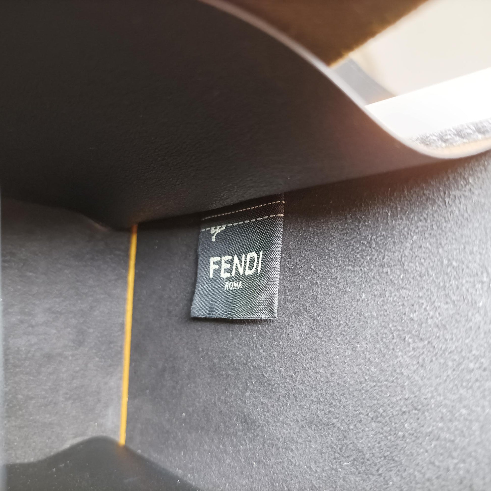 フェンディ Fendi ショルダーバッグ レディース FENDIボックス パッケージング イエロー レザー 7VA519-F1CIA 218-3039