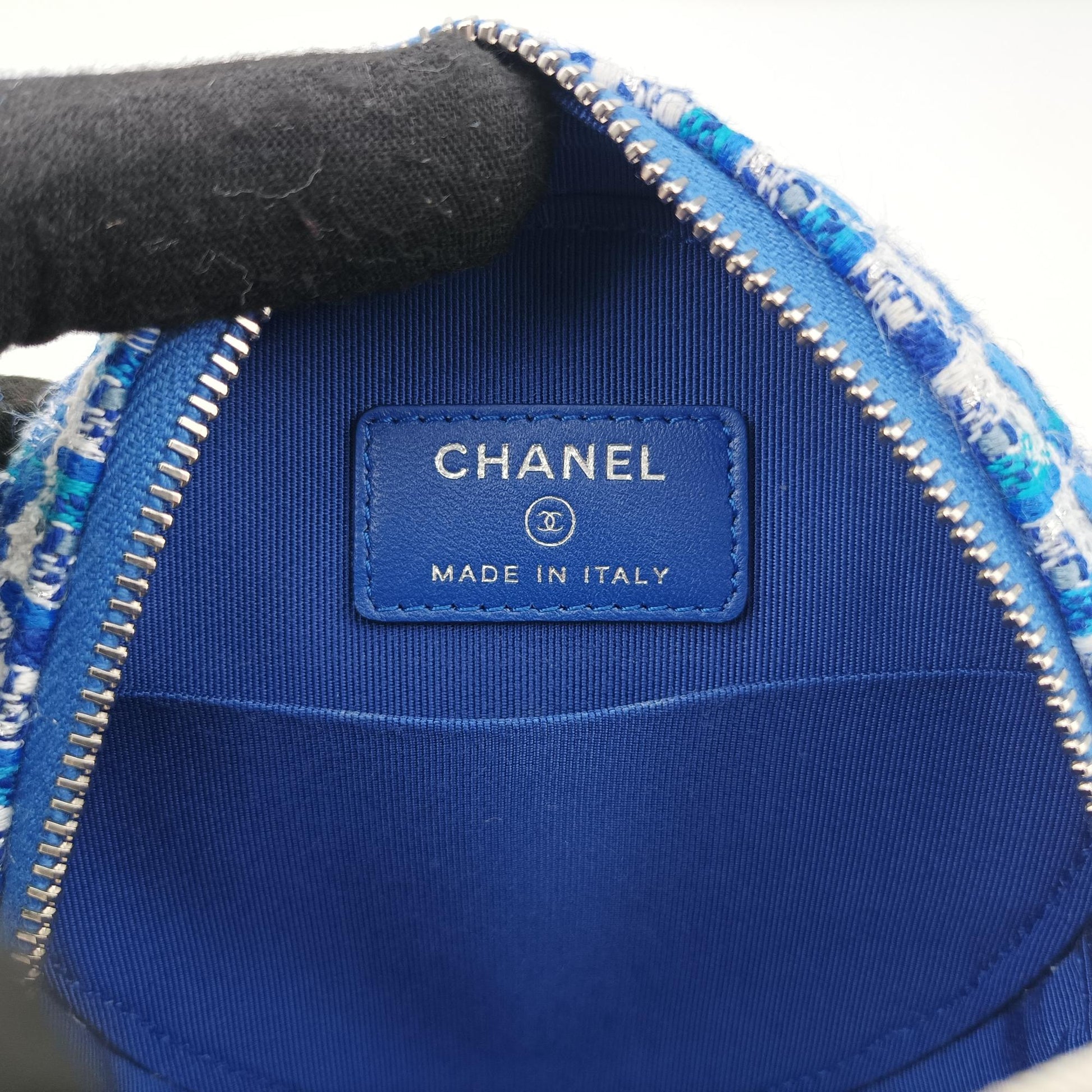 シャネル Chanel ショルダーバッグ レディース マトラッセ　ラウンド　ココマーク ブルー ファブリック A70657 27274742