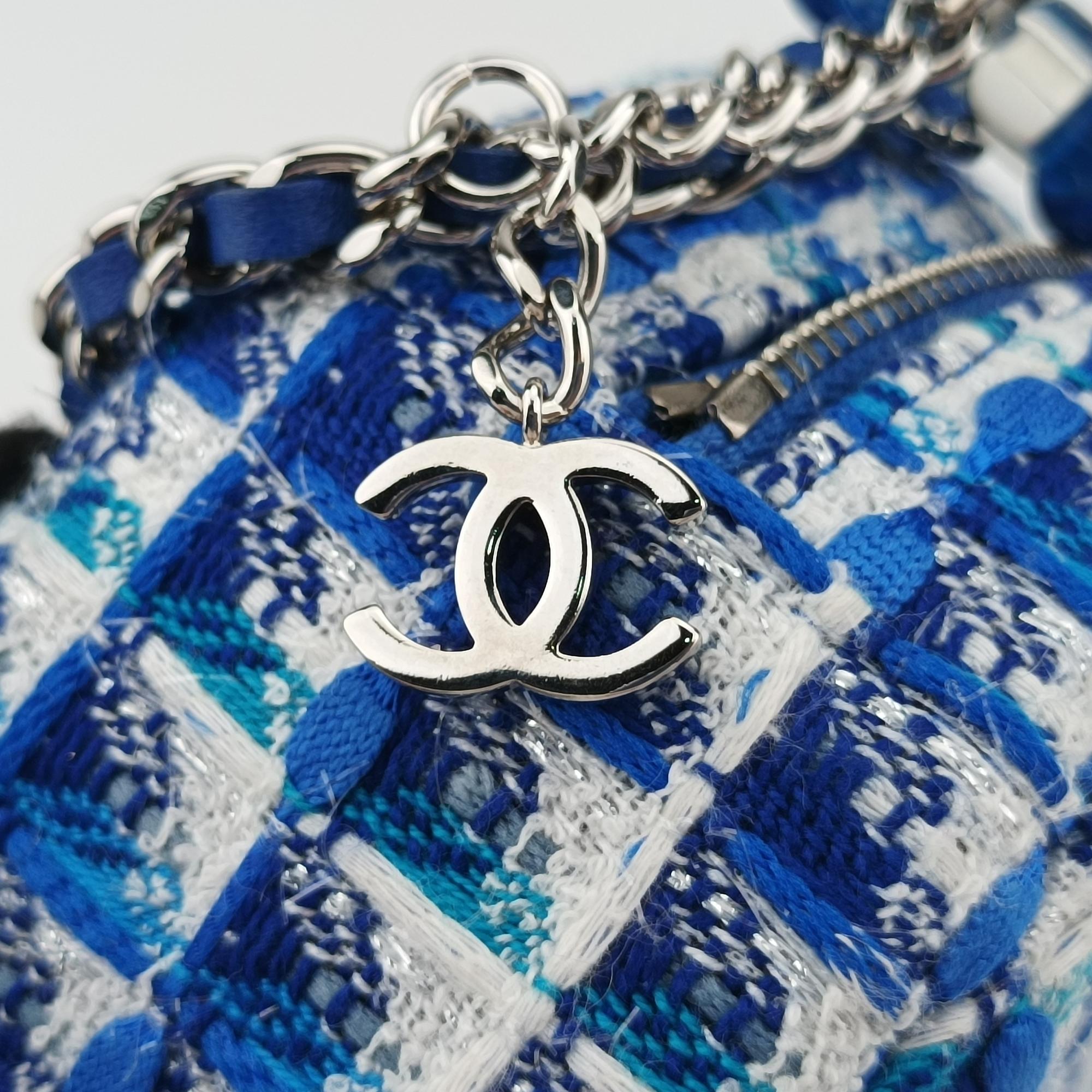 シャネル Chanel ショルダーバッグ レディース マトラッセ　ラウンド　ココマーク ブルー ファブリック A70657 27274742