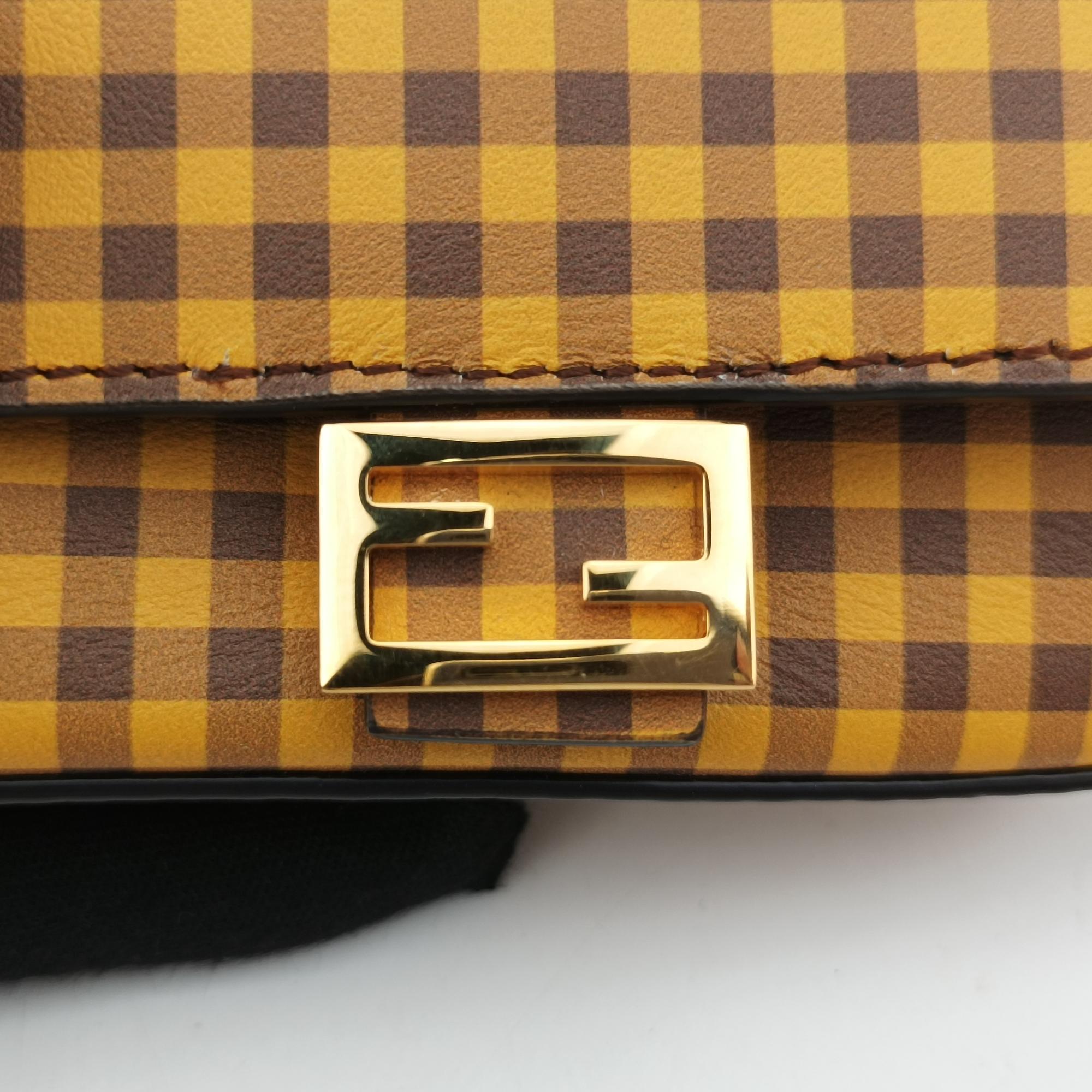 フェンディ Fendi ショルダーバッグ レディース ナノバゲットチャーム イエロー レザー 7AR844-ABQJ-208-8241