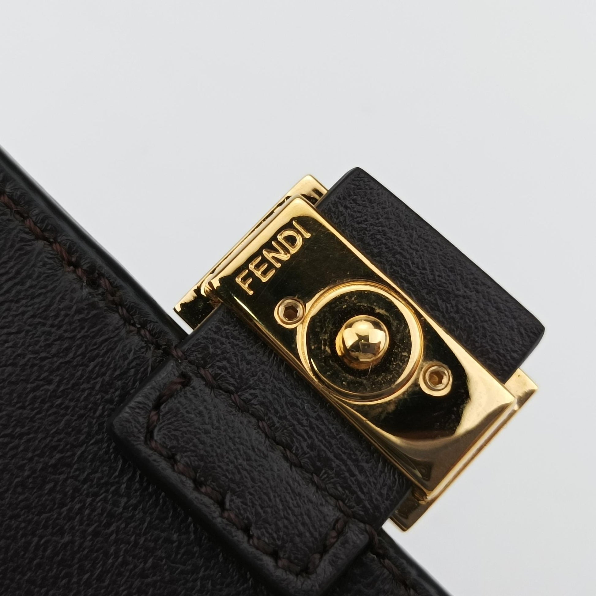 フェンディ Fendi ショルダーバッグ レディース ナノバゲットチャーム イエロー レザー 7AR844-ABQJ-208-8241