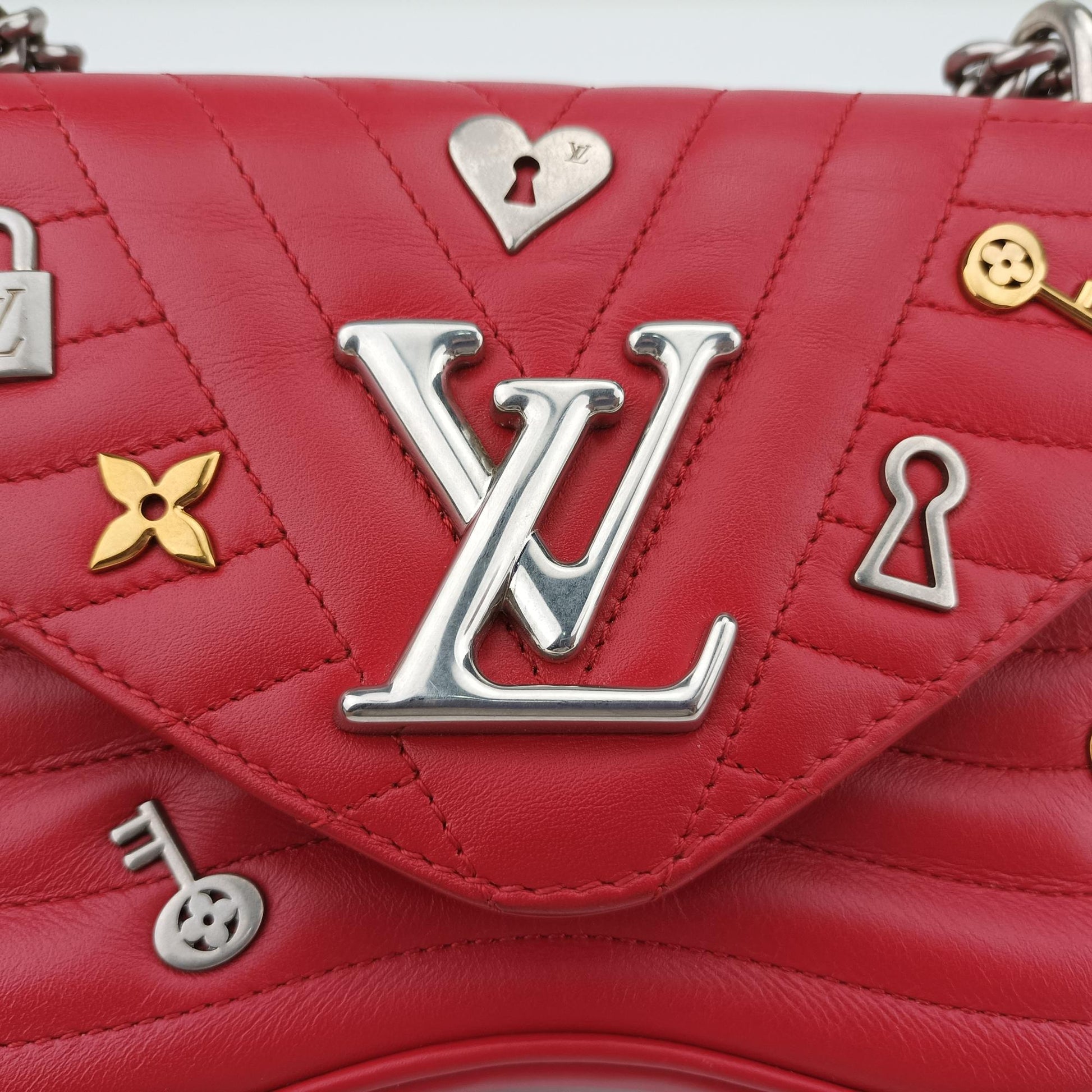 ルイヴィトン Louis Vuitton ショルダーバッグ レディース ニューウェーブ　ラブロックPM レッド レザー NZ4148