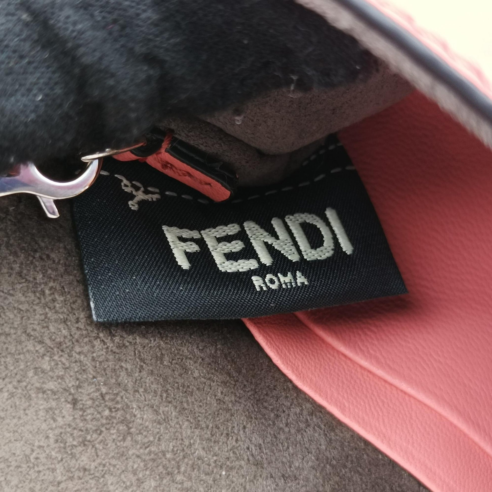 フェンディ Fendi ショルダーバッグ レディース モンスターマイクロバケット ピンク レザー 8M0354-3ZQ-159-9290