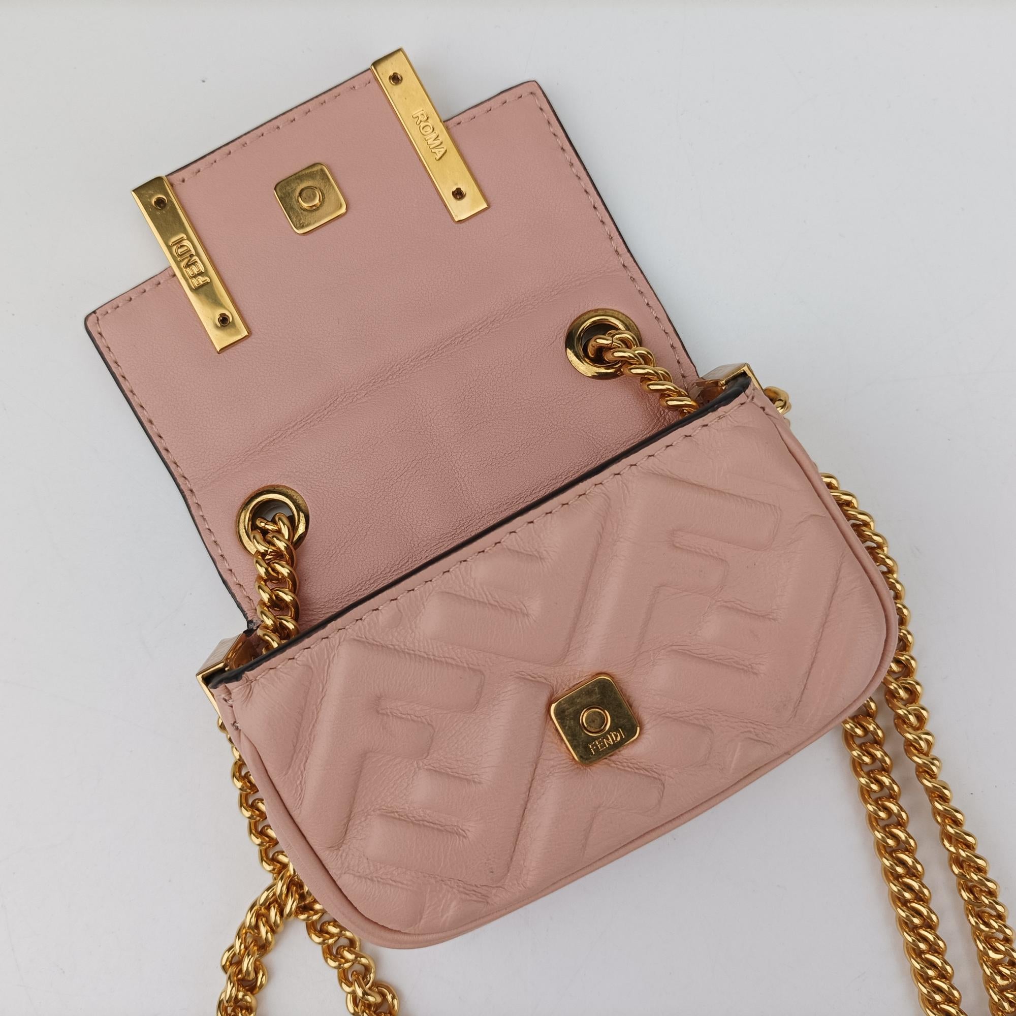 フェンディ Fendi ショルダーバッグ レディース ナノバゲット ピンク ラムスキン 7AS148-A4JD-229-0189