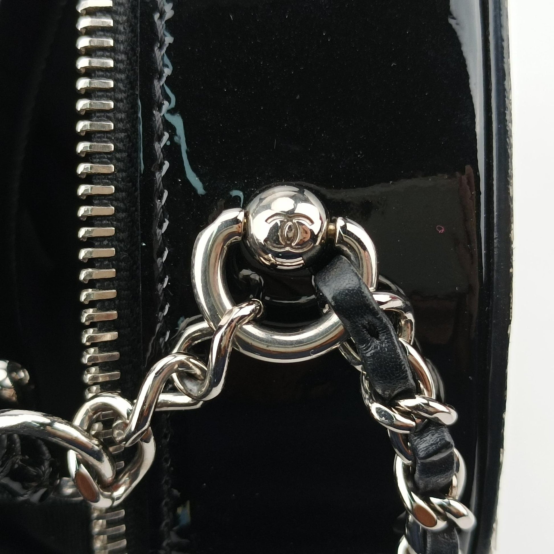 シャネル Chanel ショルダーバッグ レディース メタリックラウンドチェーン シルバー×ブラック パテント A91990 24933640