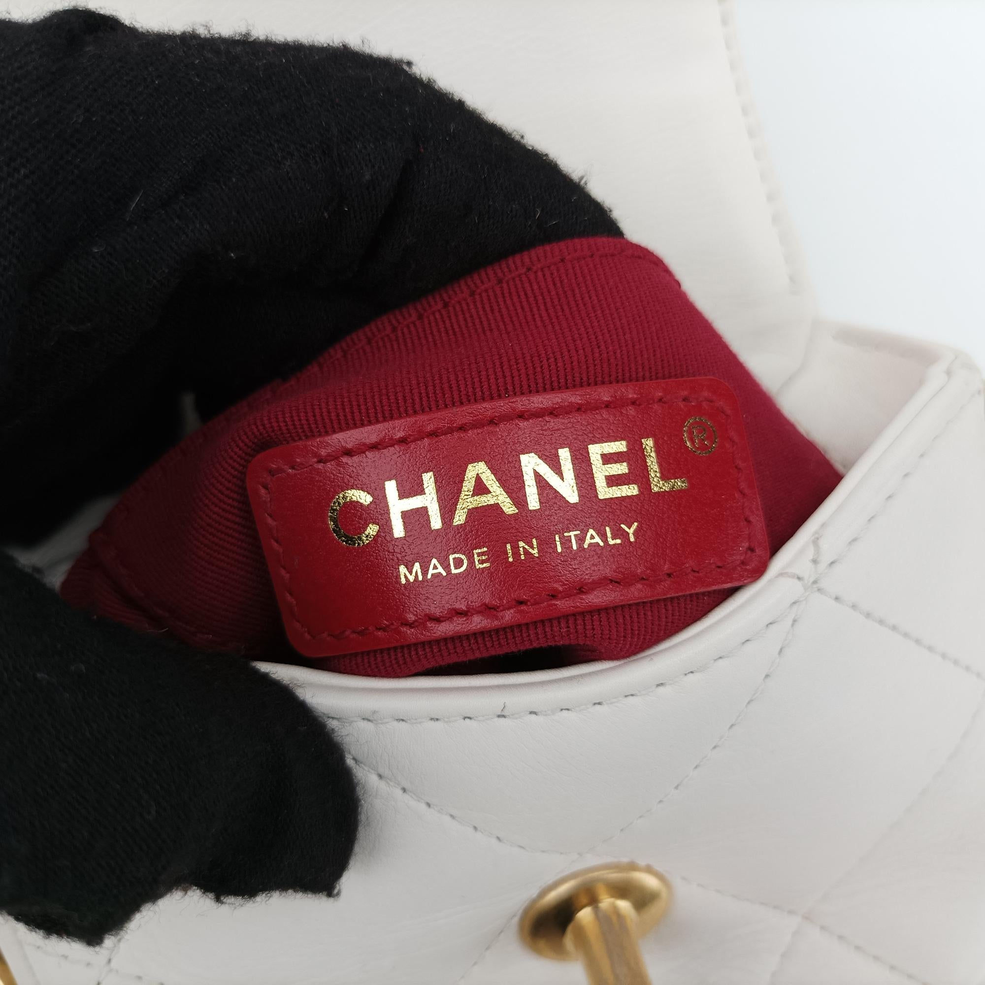 シャネル Chanel ショルダーバッグ レディース マトラッセ　ココマーク ホワイト レザー AS2833 EC934AT1