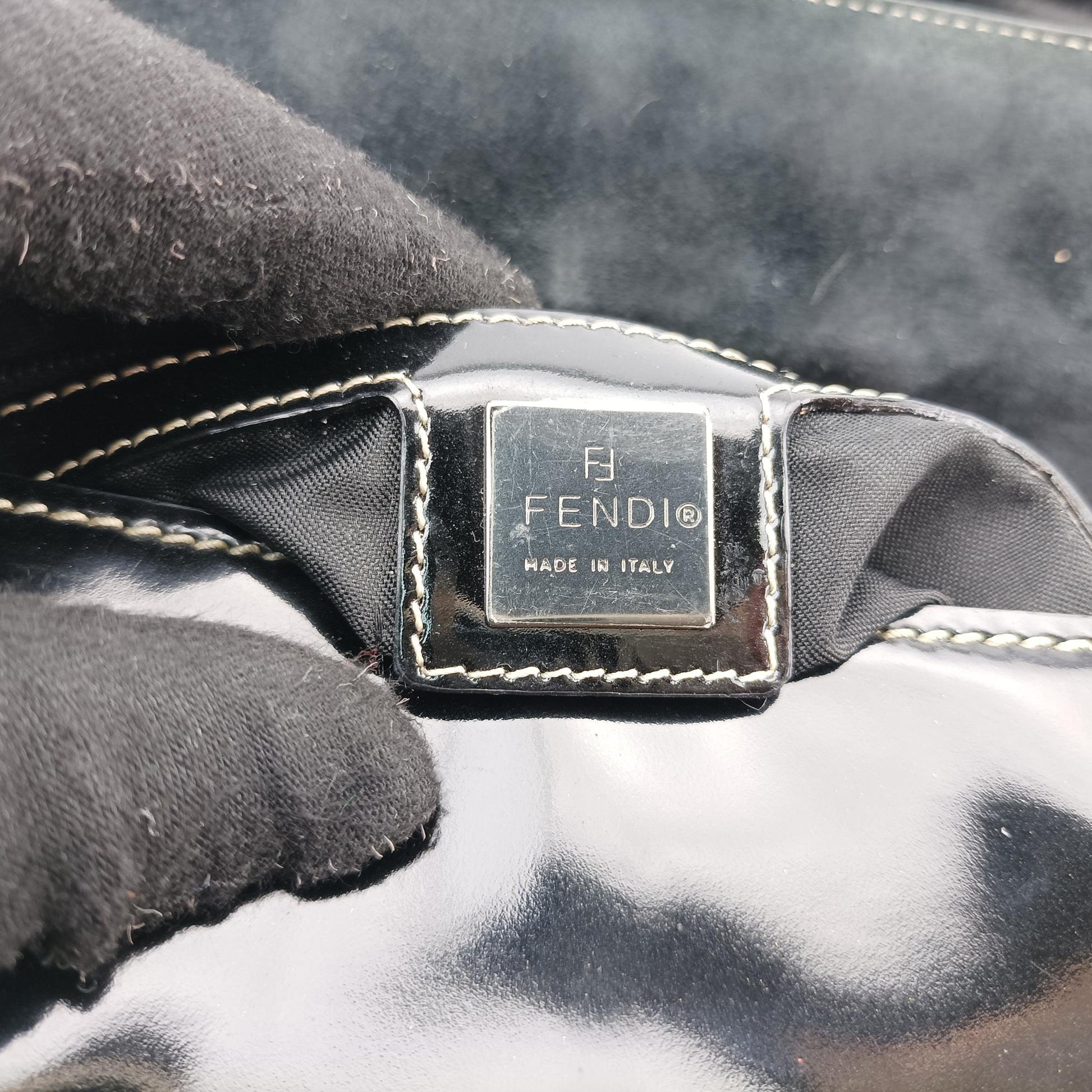 フェンディ Fendi ショルダーバッグ レディース バケット ブラック パテント 2258 8BR082019