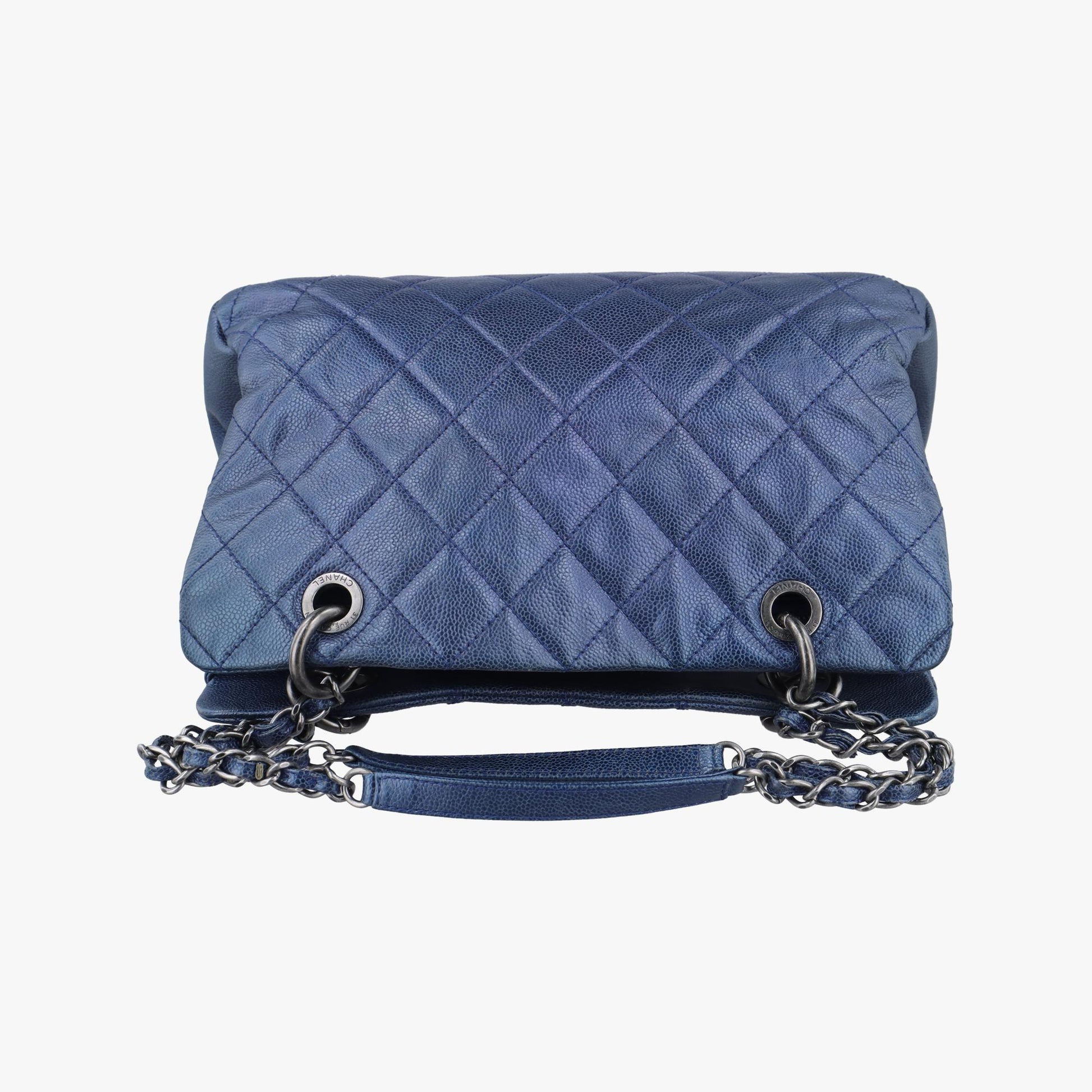 シャネル Chanel ショルダーバッグ レディース マトラッセ　 ブルー キャビアスキン A67413 16754151