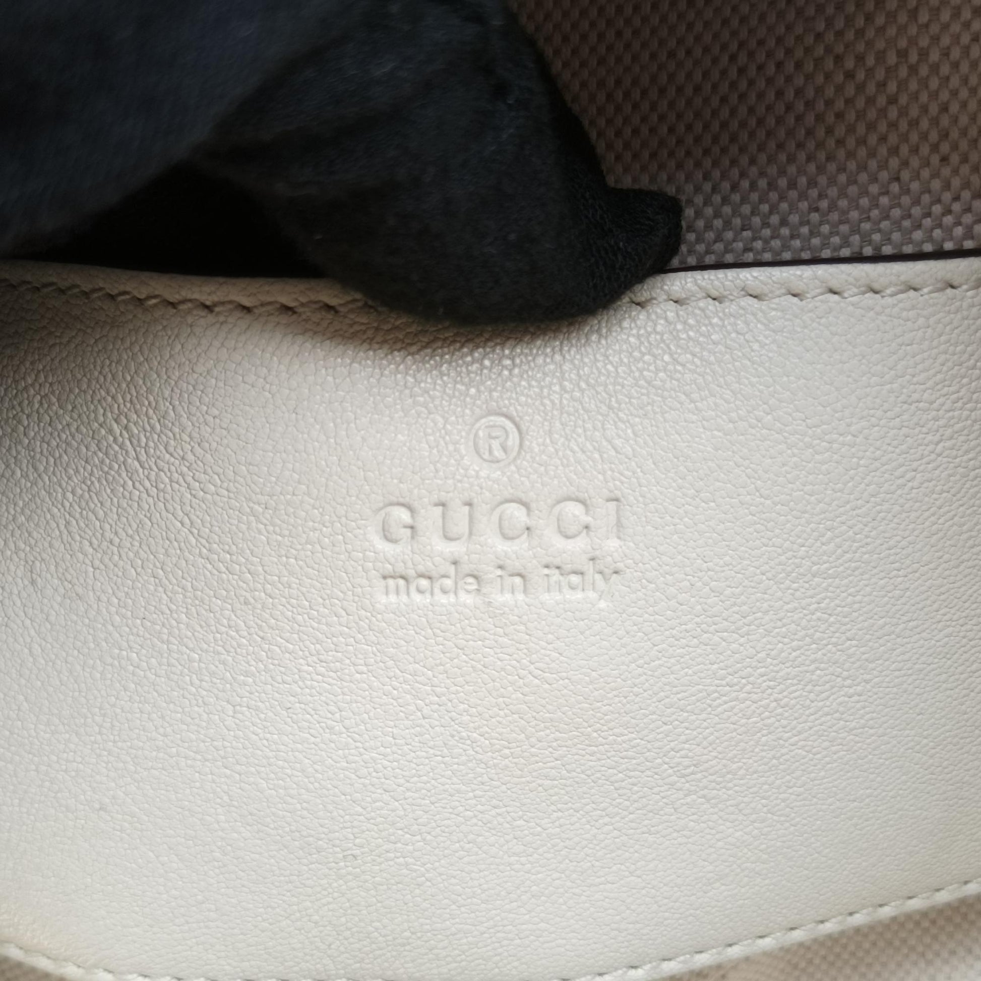 グッチ Gucci ショルダーバッグ レディース ホワイト 744434.493075 G040315717