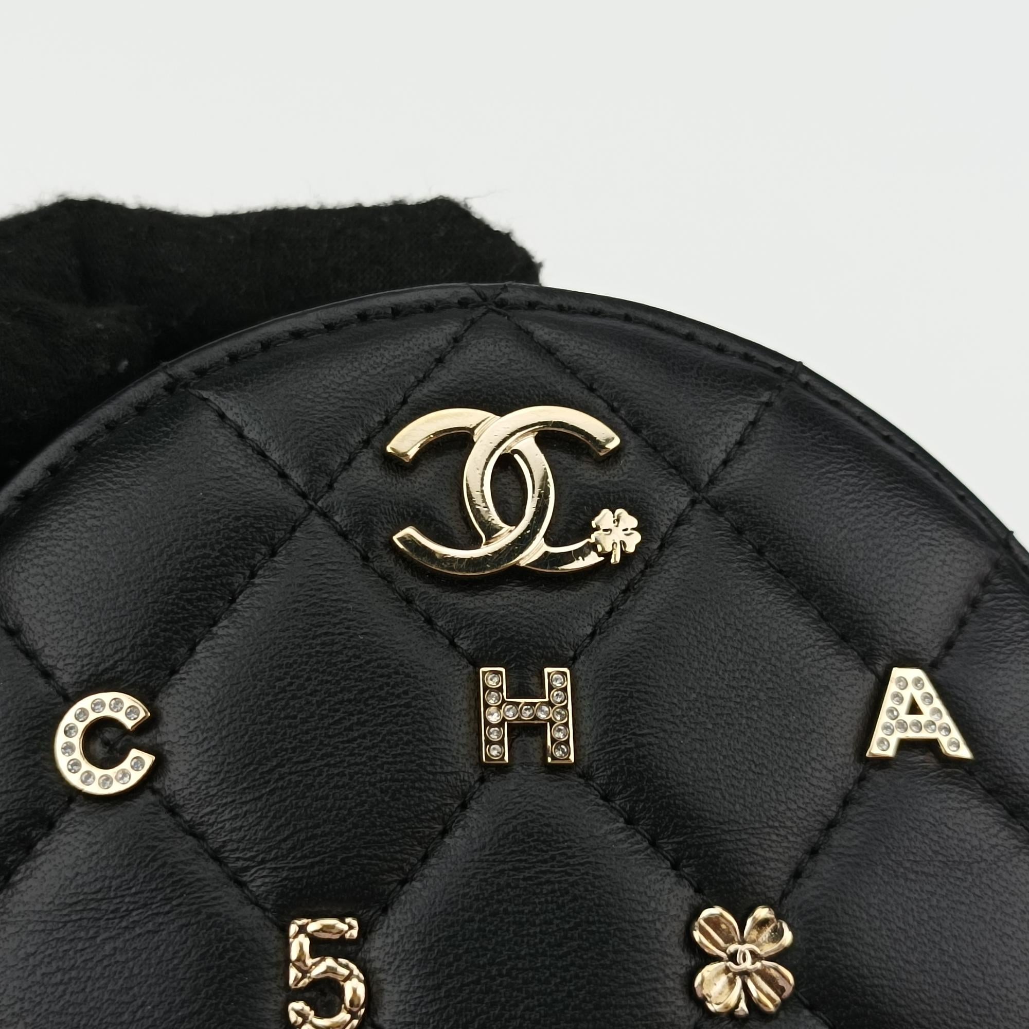 シャネル Chanel ショルダーバッグ レディース ラッキー チャーム ラインストーン ラウンド ブラック ラムスキン AP1580 30182792