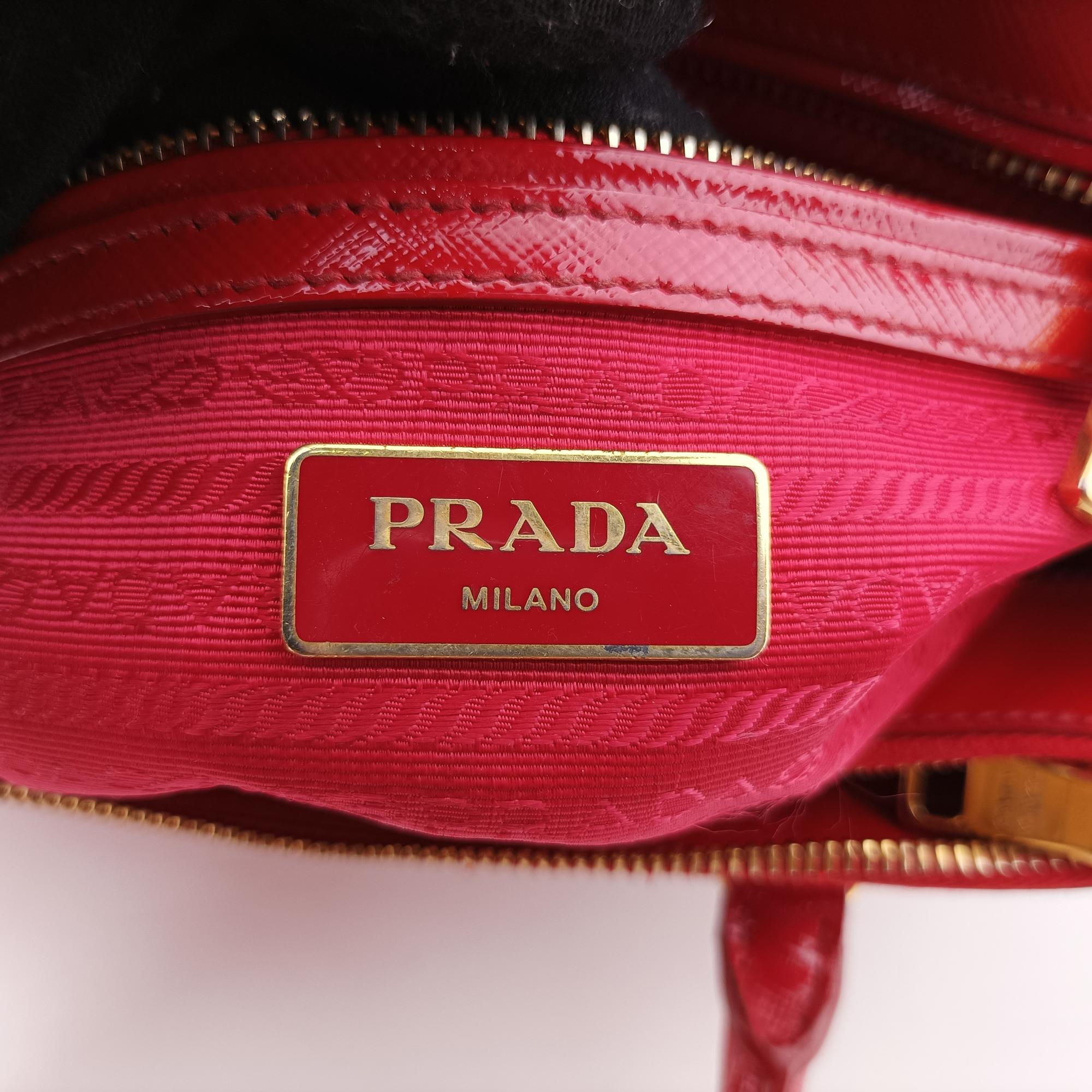 プラダ Prada ショルダーバッグ レディース レッド 239/B