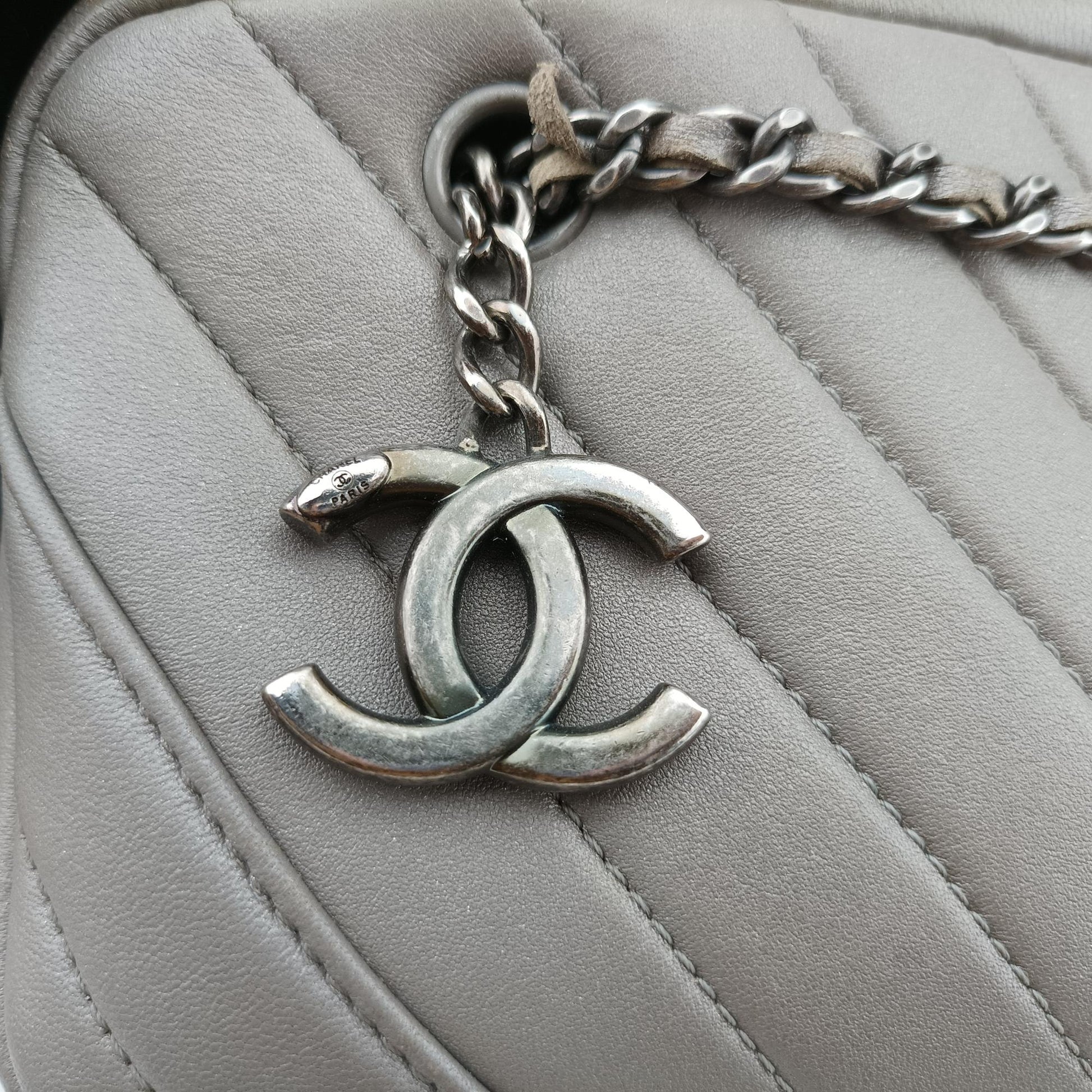 シャネル Chanel ショルダーバッグ レディース シルバー A90807 20981471