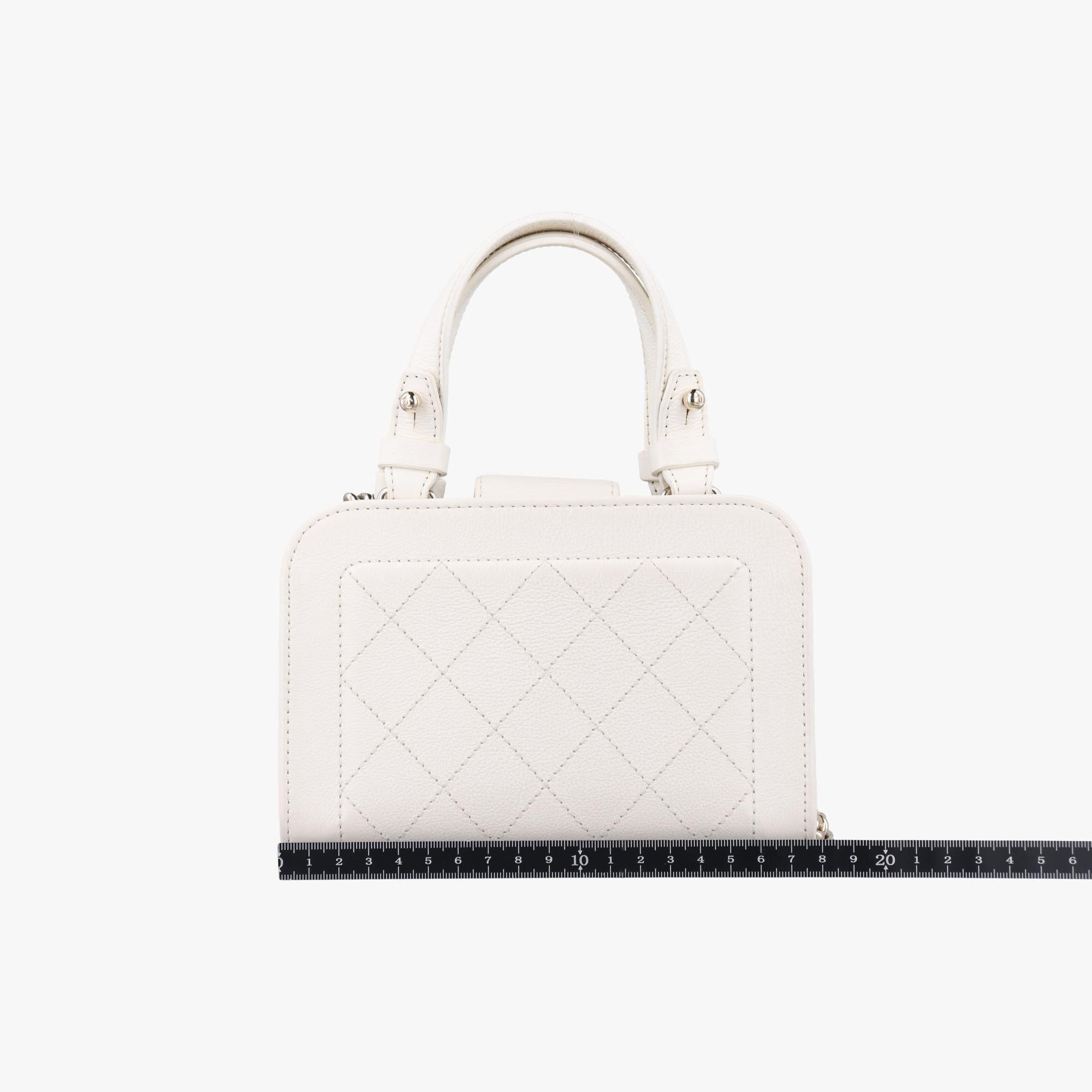 シャネル Chanel ショルダーバッグ レディース ホワイト A93731 23754277