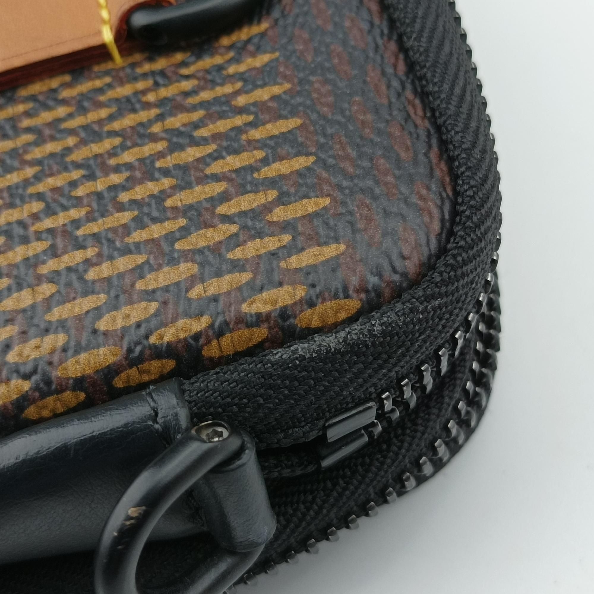 ルイヴィトン Louis Vuitton ショルダーバッグ レディース NIGOコラボ ダブルフォンポーチ マルチカラー ダミエ ジャイアント N40377 ICチップ