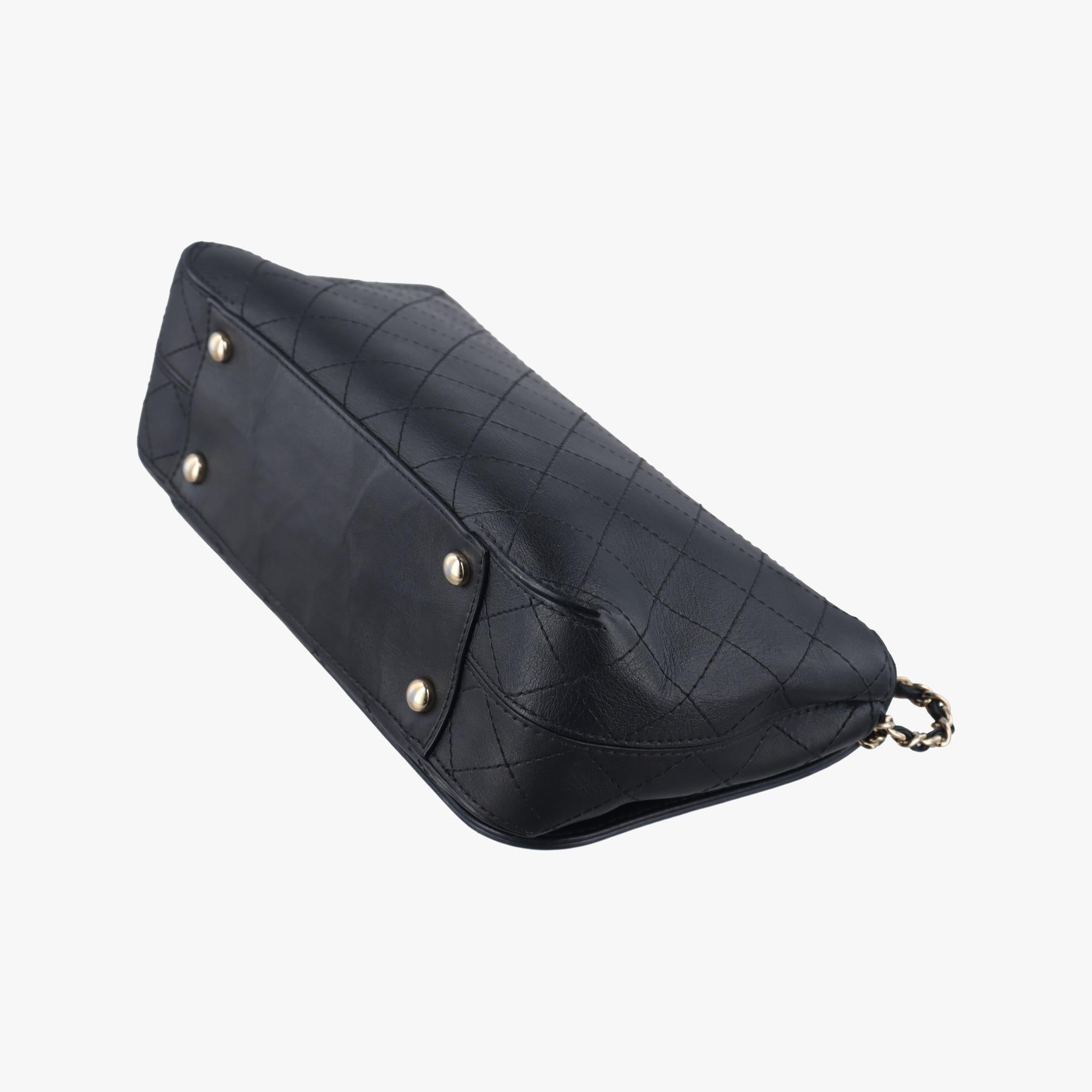 Covered CC Flap Black leather AS0534 27693644マトラッセ カバード CC フラップ ブラック レザー AS0534 27693644