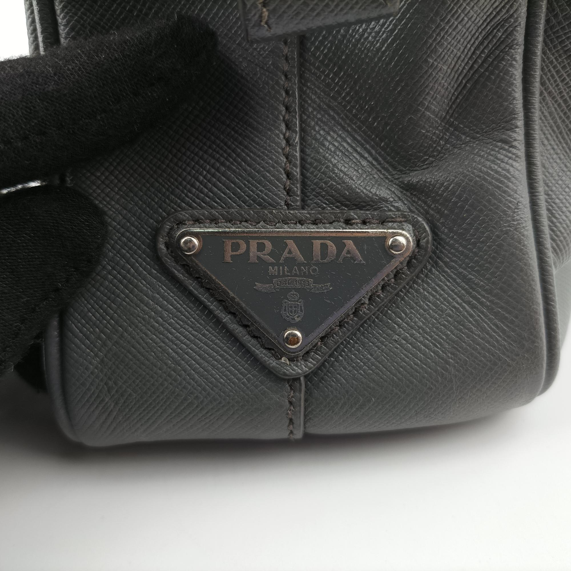 プラダ Prada ハンドバッグ レディース ブリーフケース  ビジネスバッグ グレー サフィアーノレザー VS305M 204 58/N