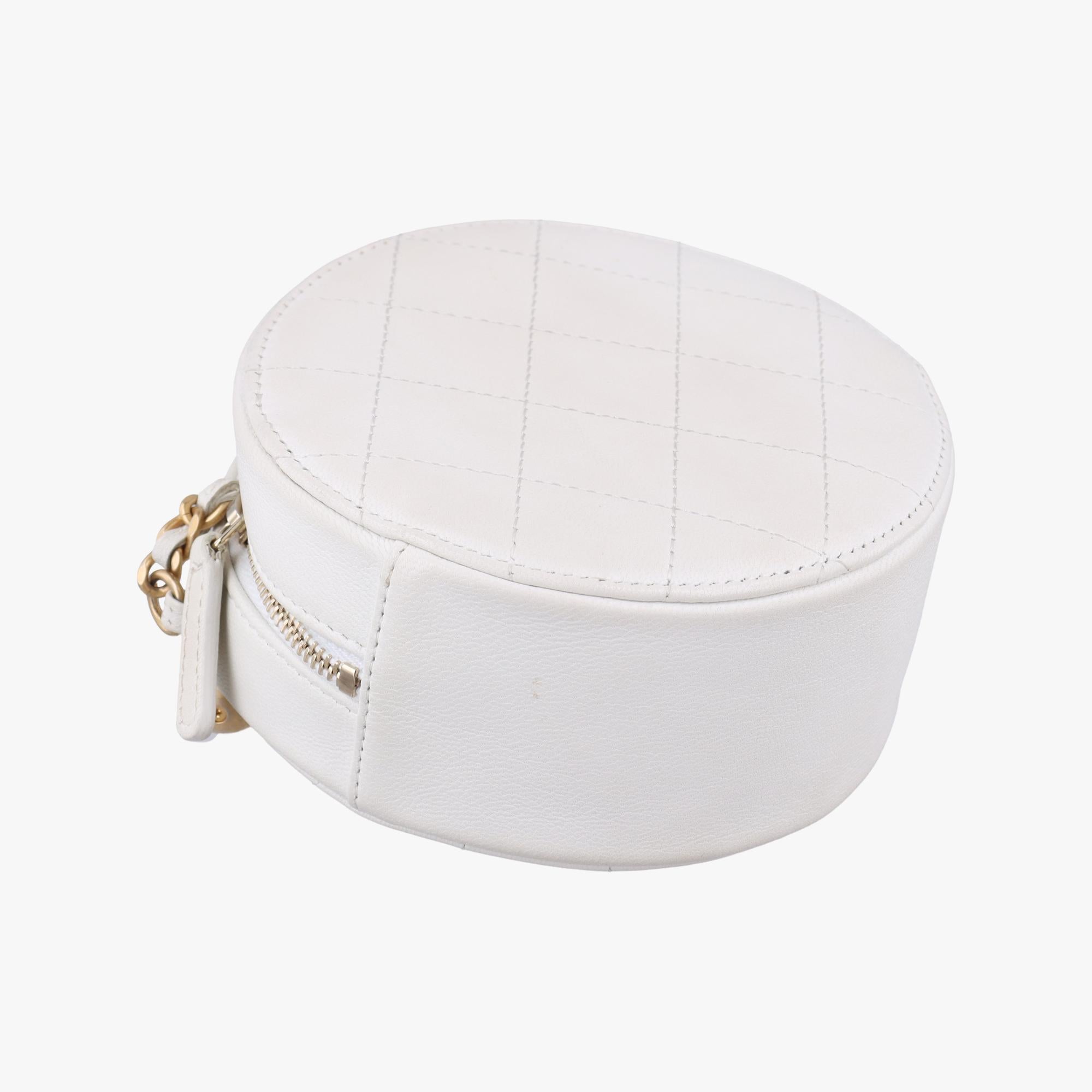 シャネル Chanel ショルダーバッグ レディース ホワイト AP0999 29268706
