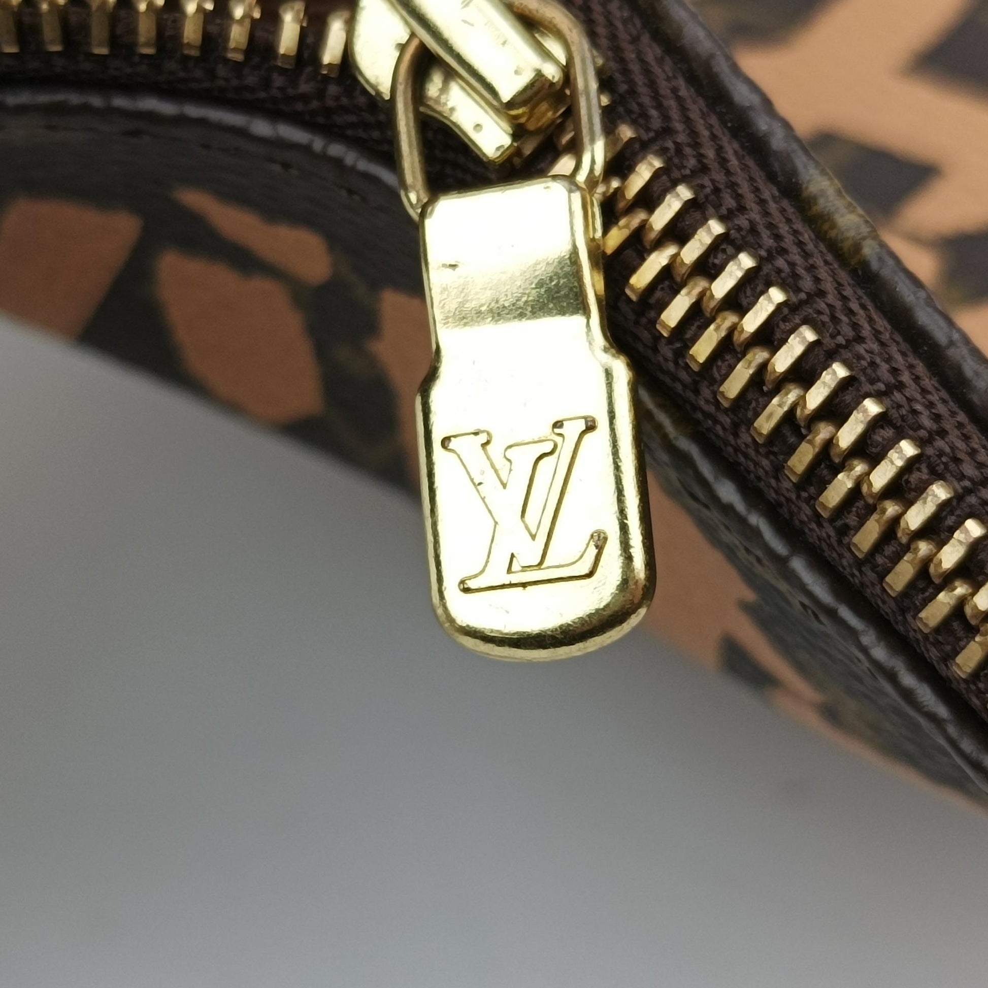 ルイヴィトン Louis Vuitton ハンドバッグ レディース ポシェット アクセソワール マルチカラー モノグラムグラフィティ M92193 AR0071