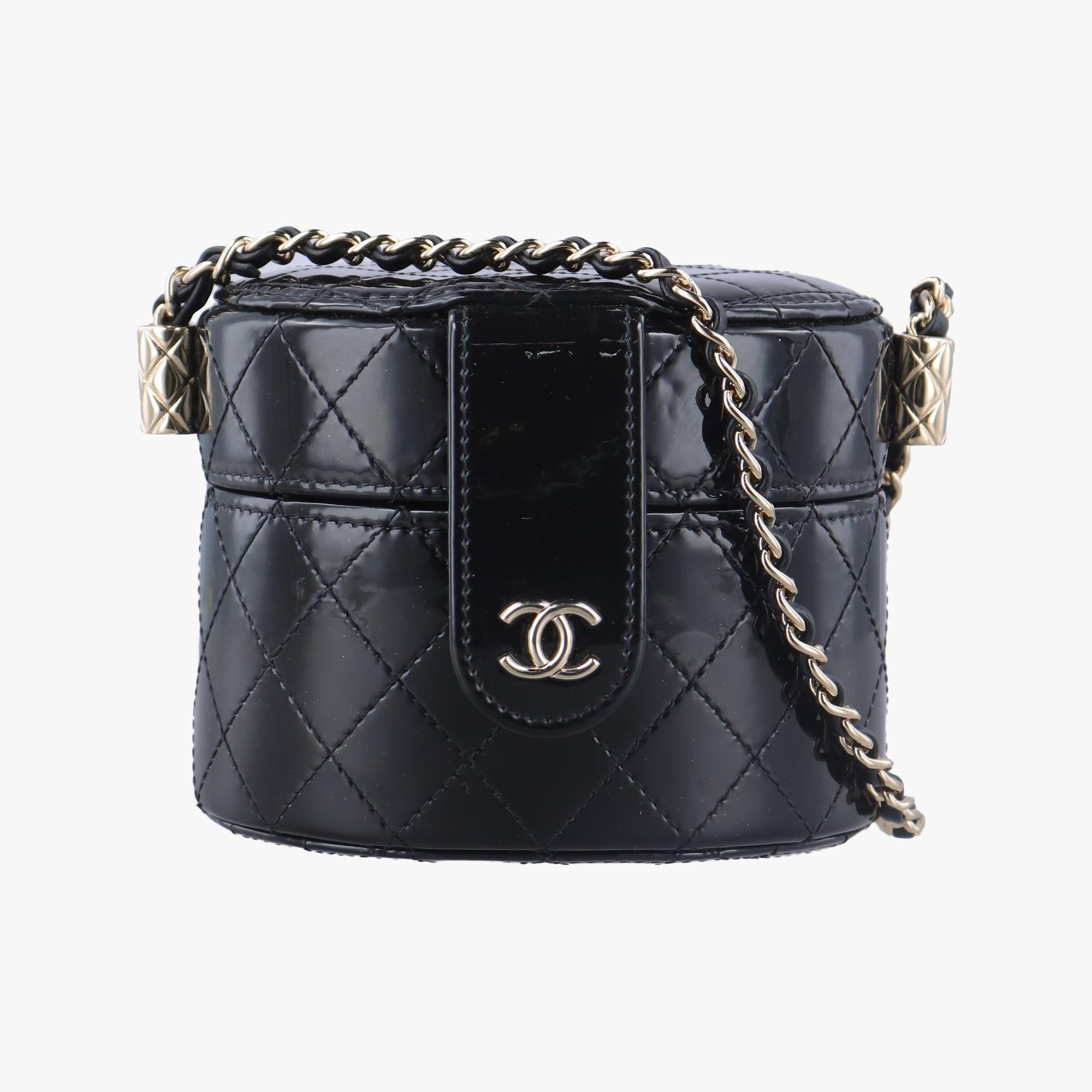 シャネル Chanel ショルダーバッグ レディース ブラック AP1573 29722180